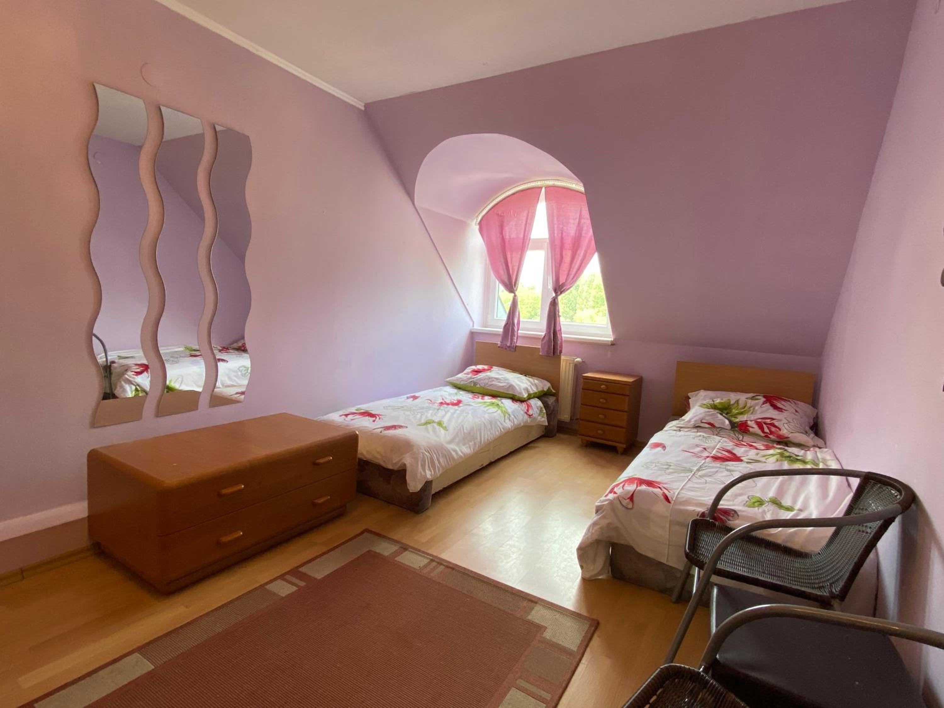 Standard Twin Room with Shared Bathroom