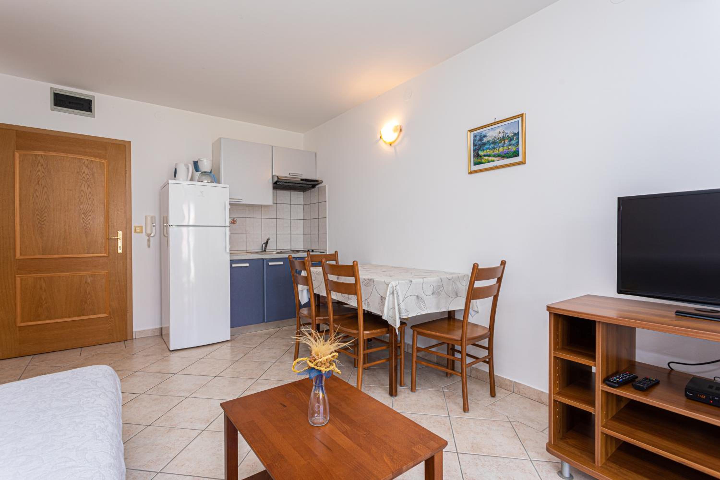 Apartment with Terrace photo 3