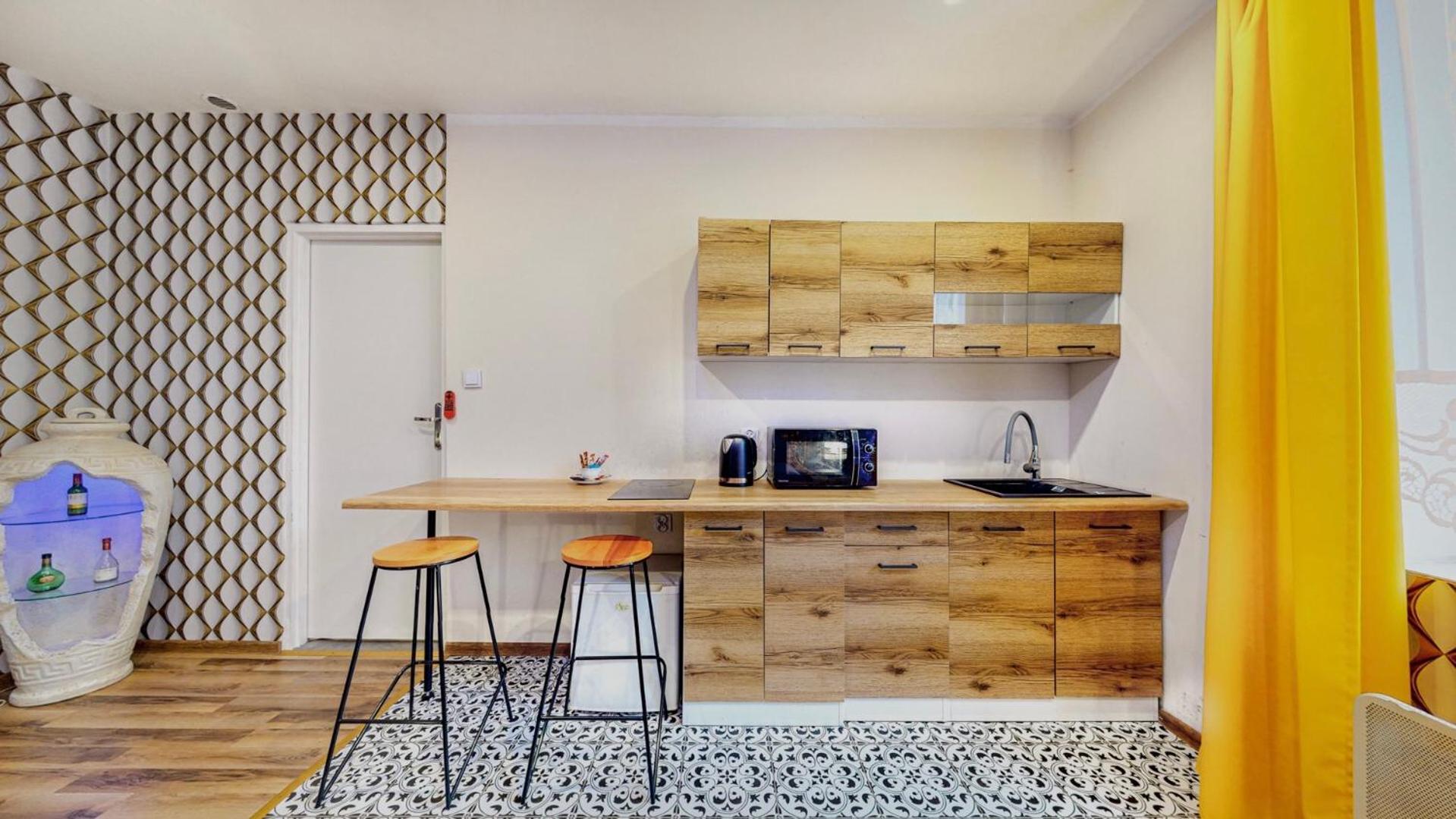 Studio Apartment - Photo 20