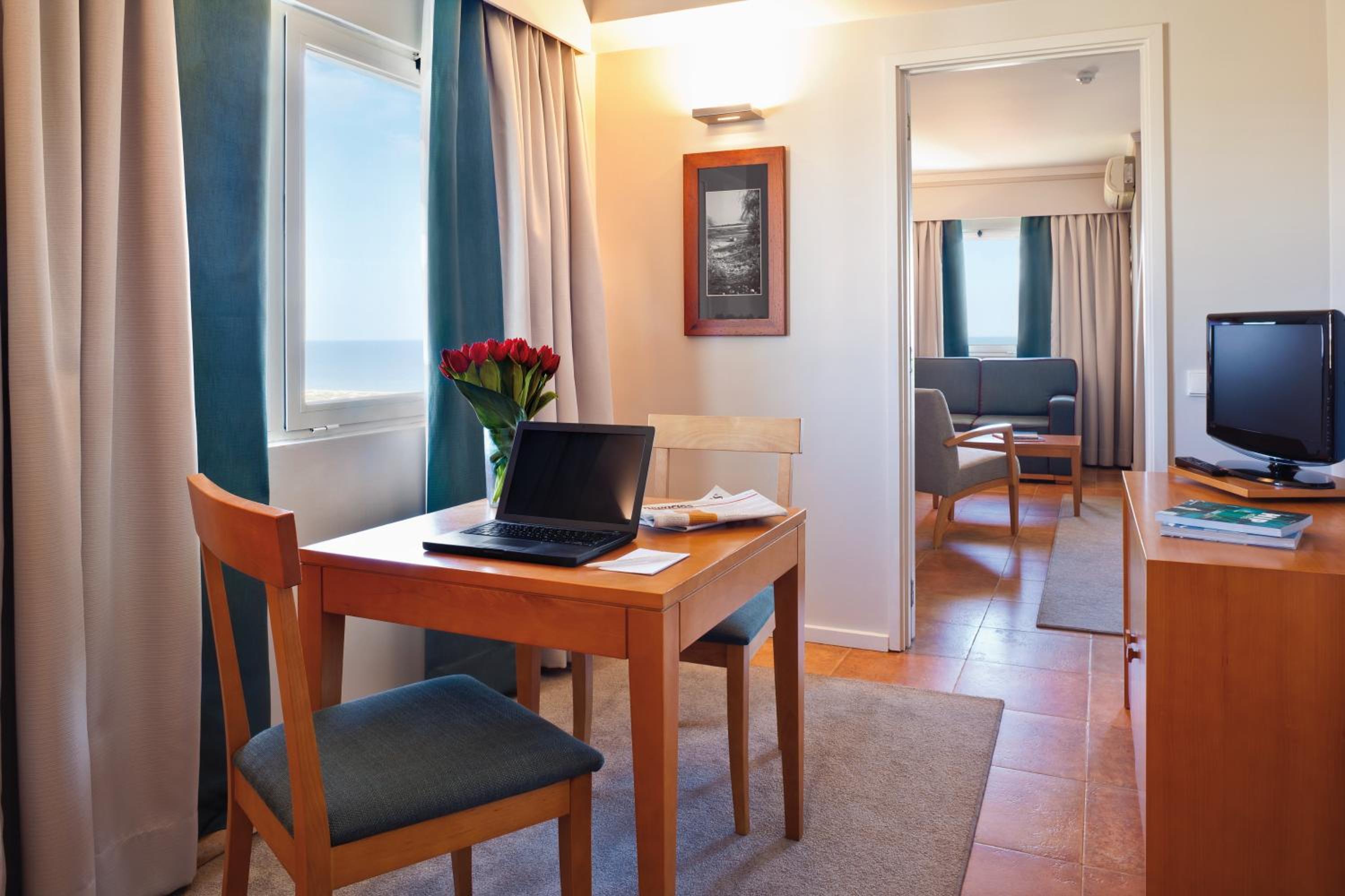 Suite with Sea View - Photo 7