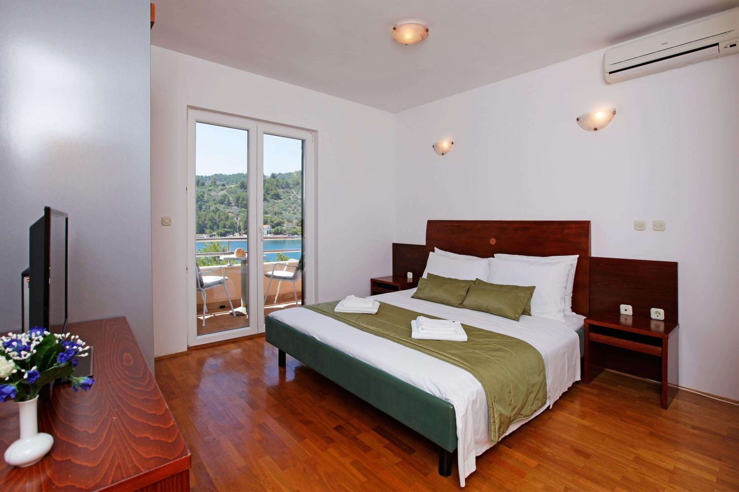 Double Room with Balcony and Sea View photo 1