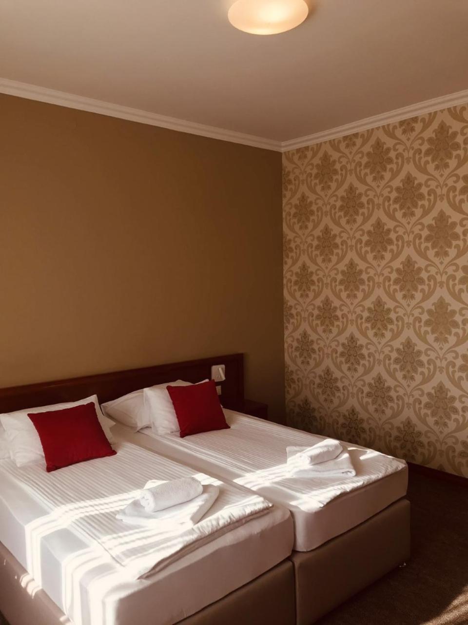 Economy Twin Room photo 2