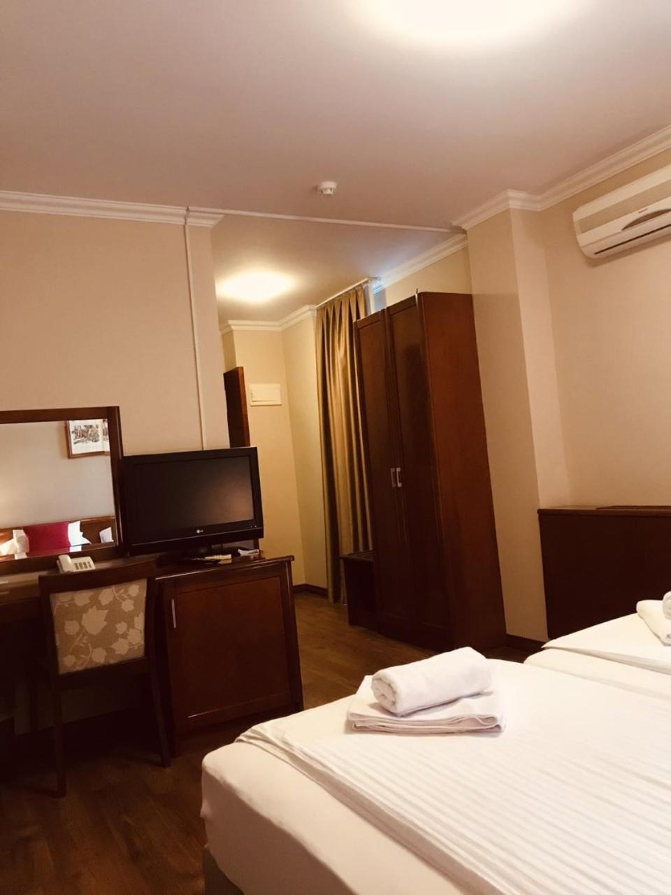 Economy Twin Room photo 3