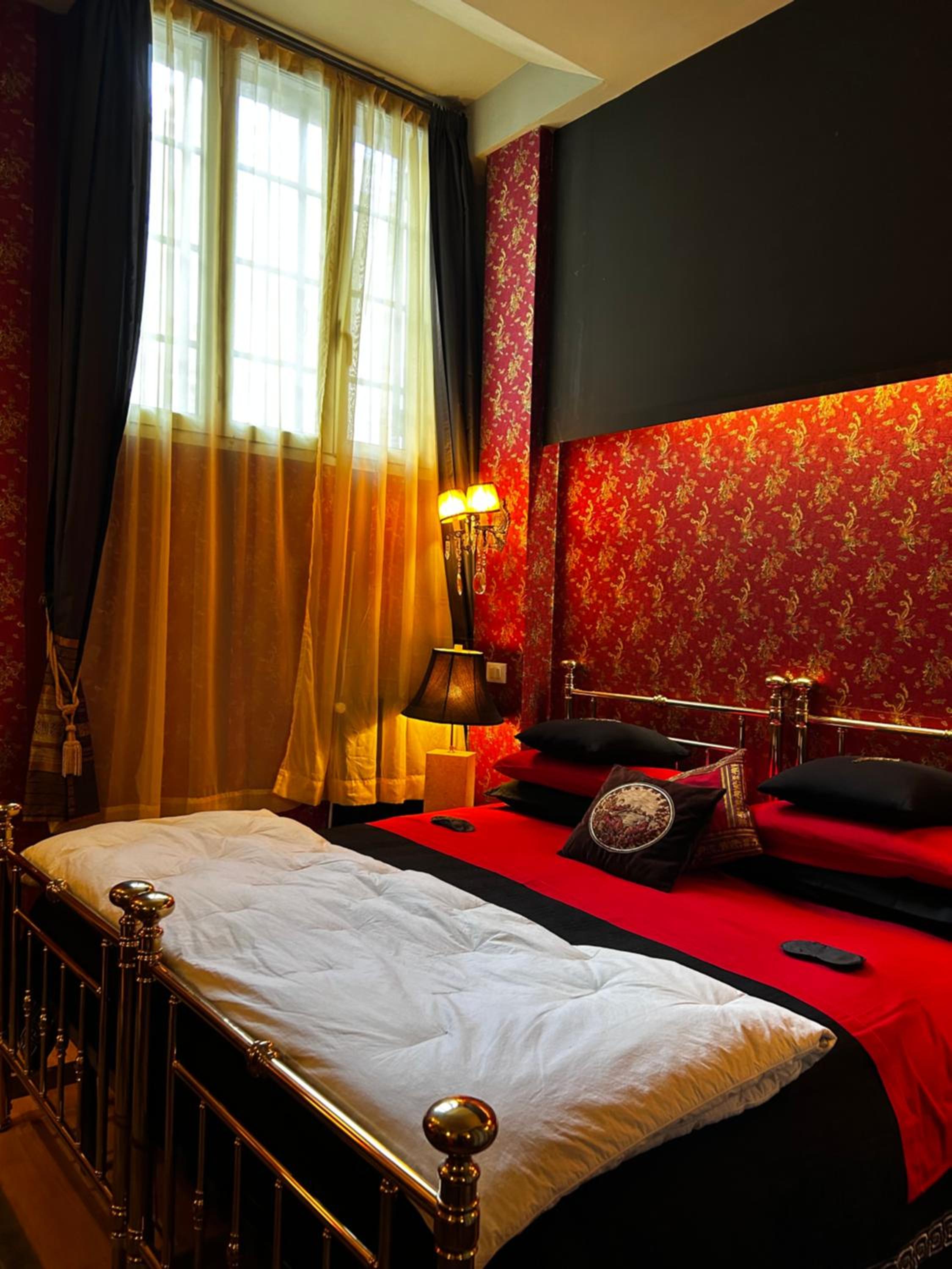 Deluxe King Room - Photo 3