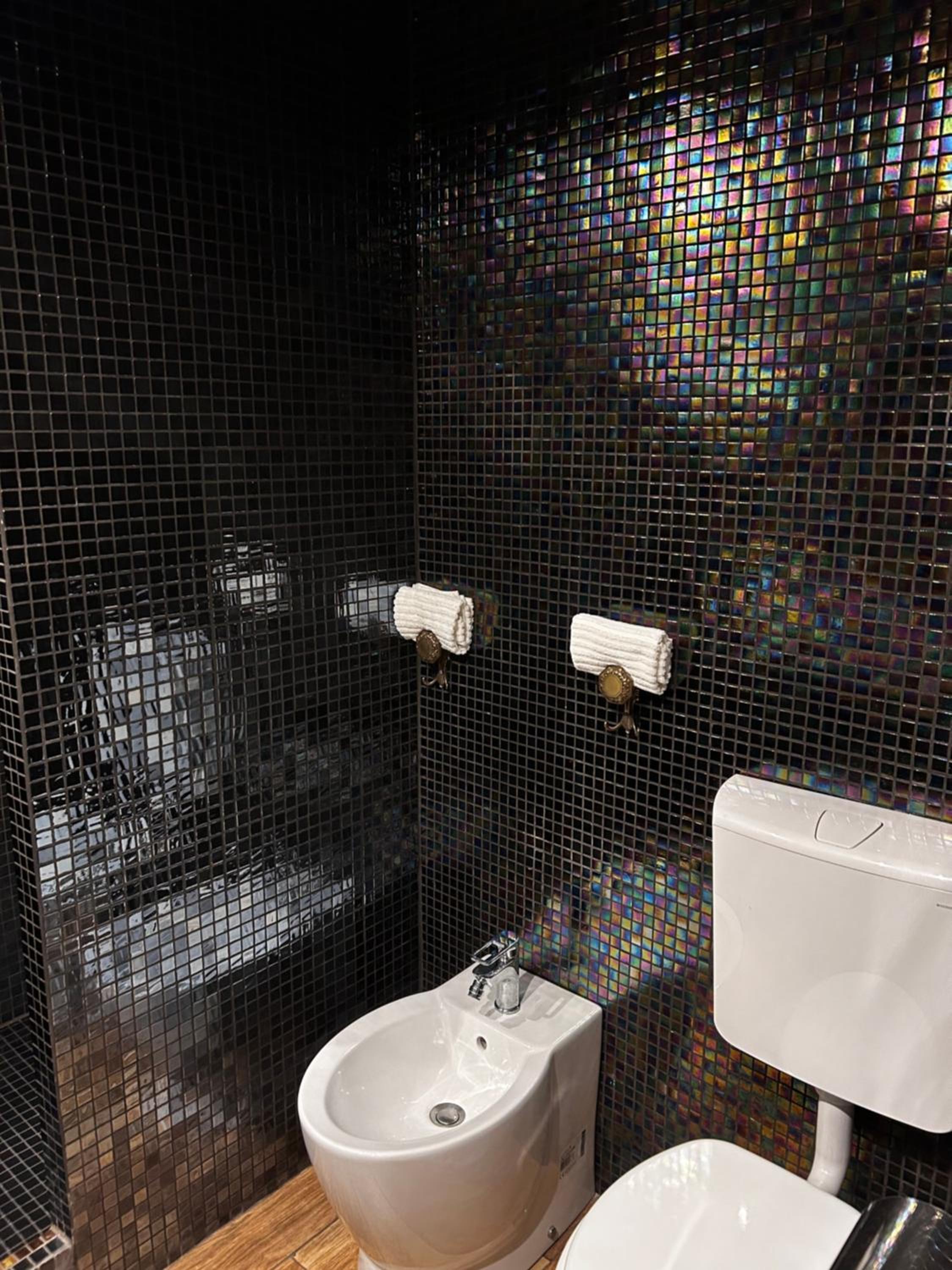 Deluxe Room - Photo 9