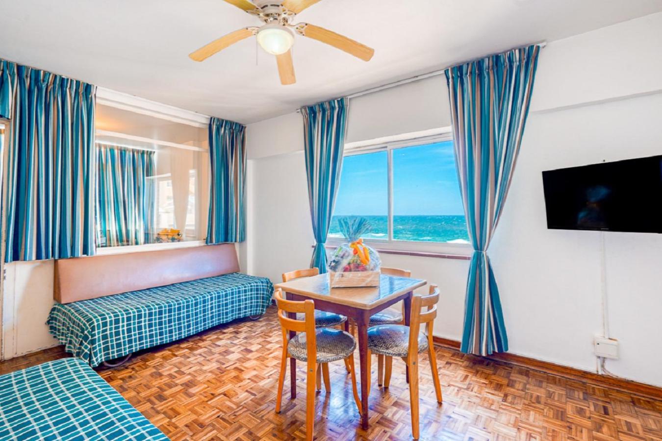Apartment with Sea View - Photo 7