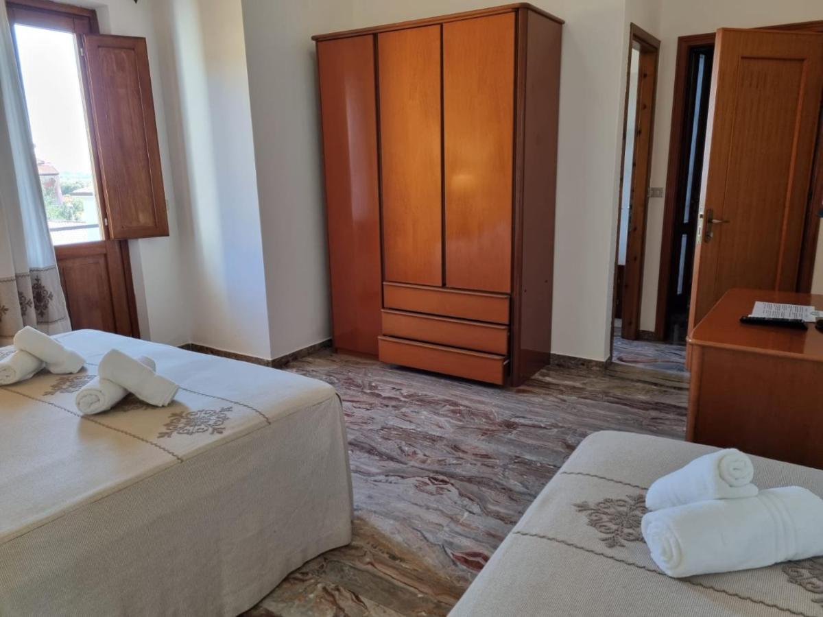 Double or Twin Room with Sea View - Photo 2
