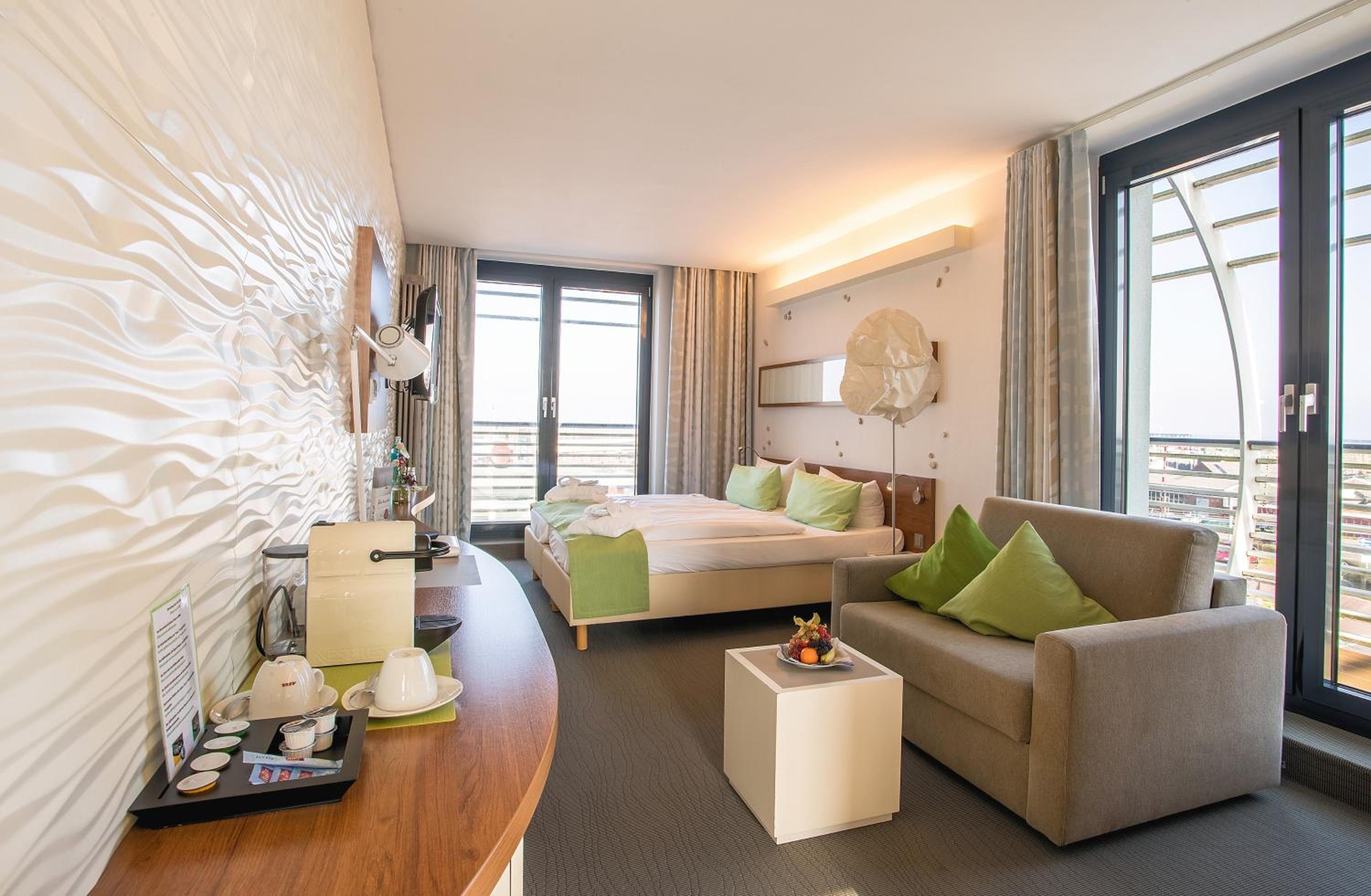 Superior Double Room thumbnail 6