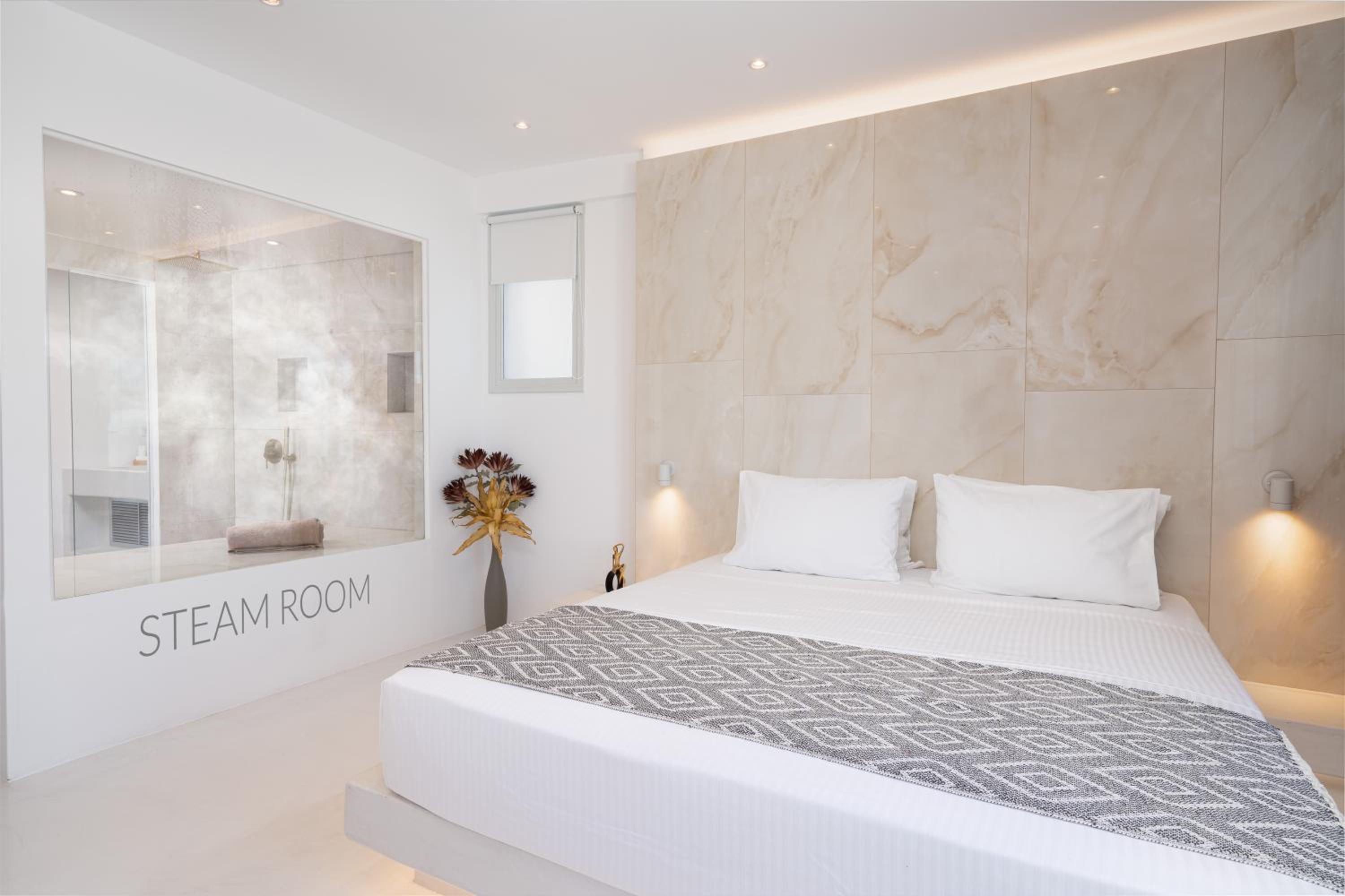 Suite with Sea View, Private Heated Pool & Steam Room - A1 - Photo 1