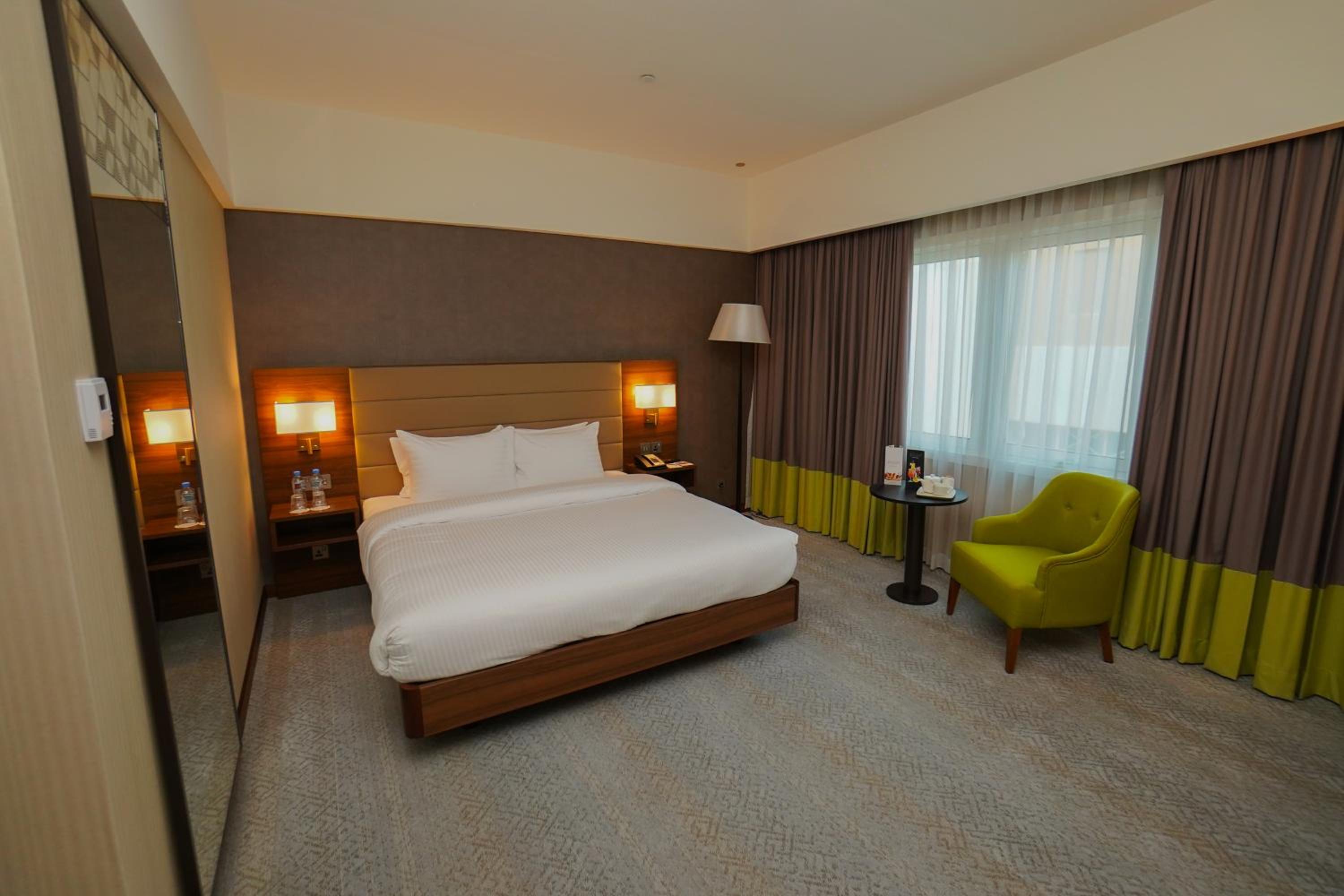Deluxe King Room photo 2
