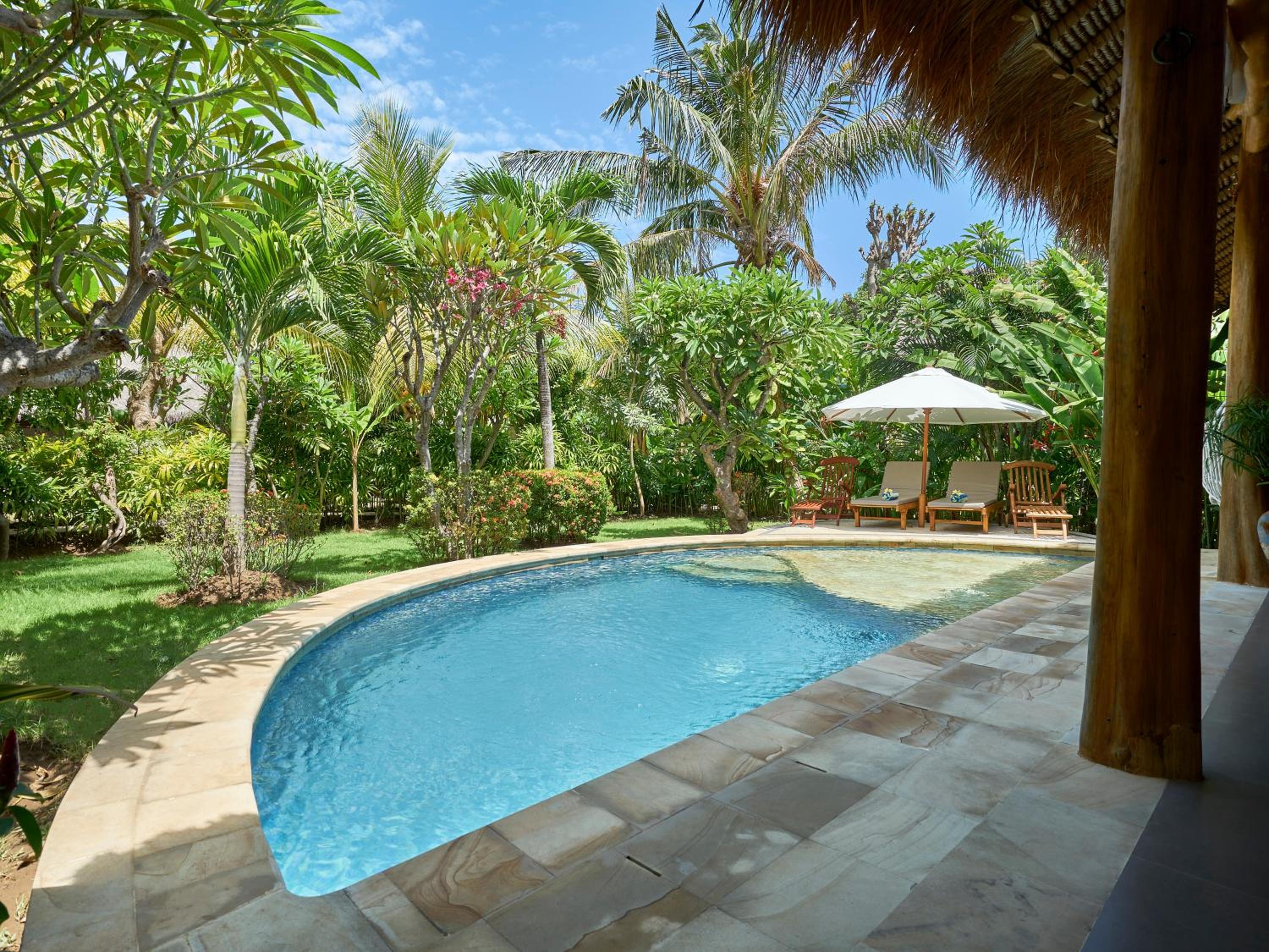 Villa with Private Pool - Photo 35