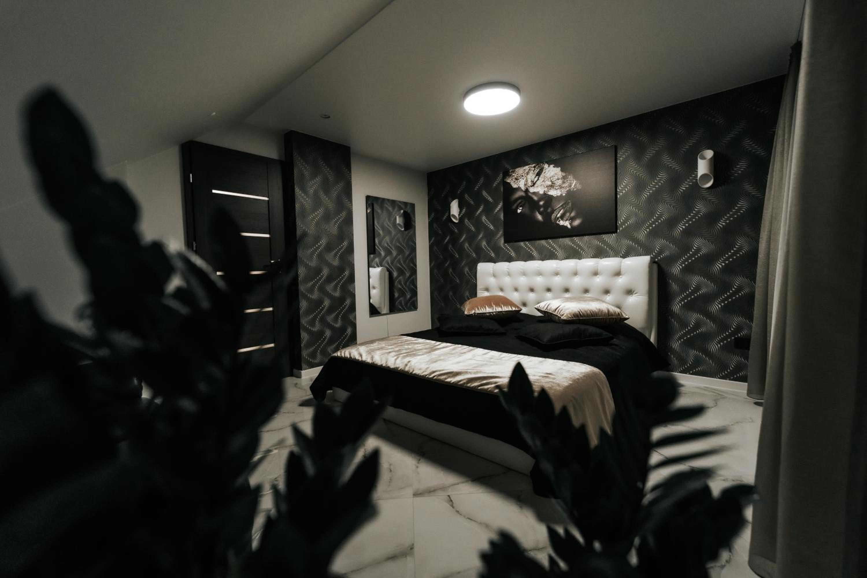 One-Bedroom Apartment - Photo 5