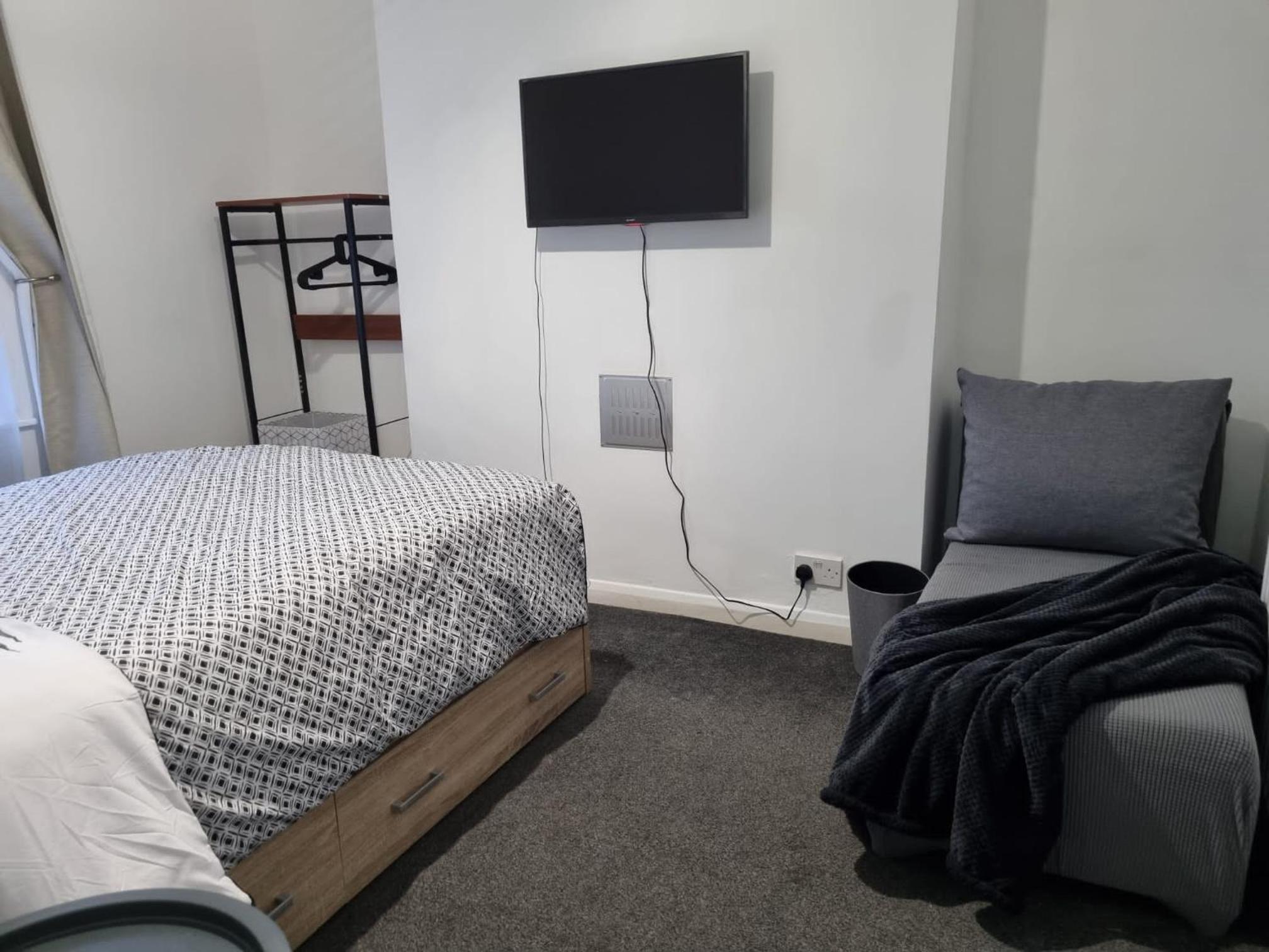 Double Room With Shared Bathroom