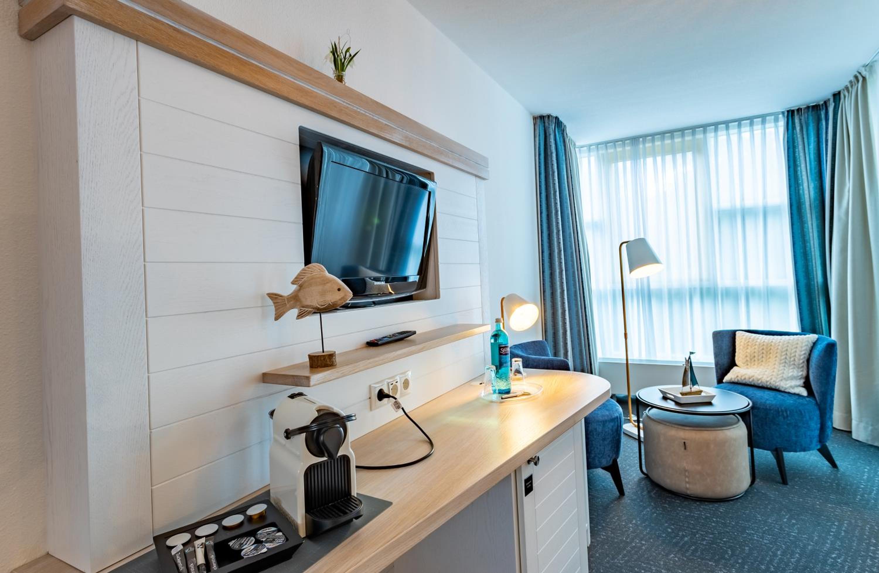 Superior Double Room thumbnail 5