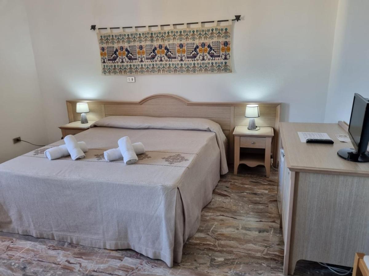 Double Room with Balcony and Sea View - Photo 1