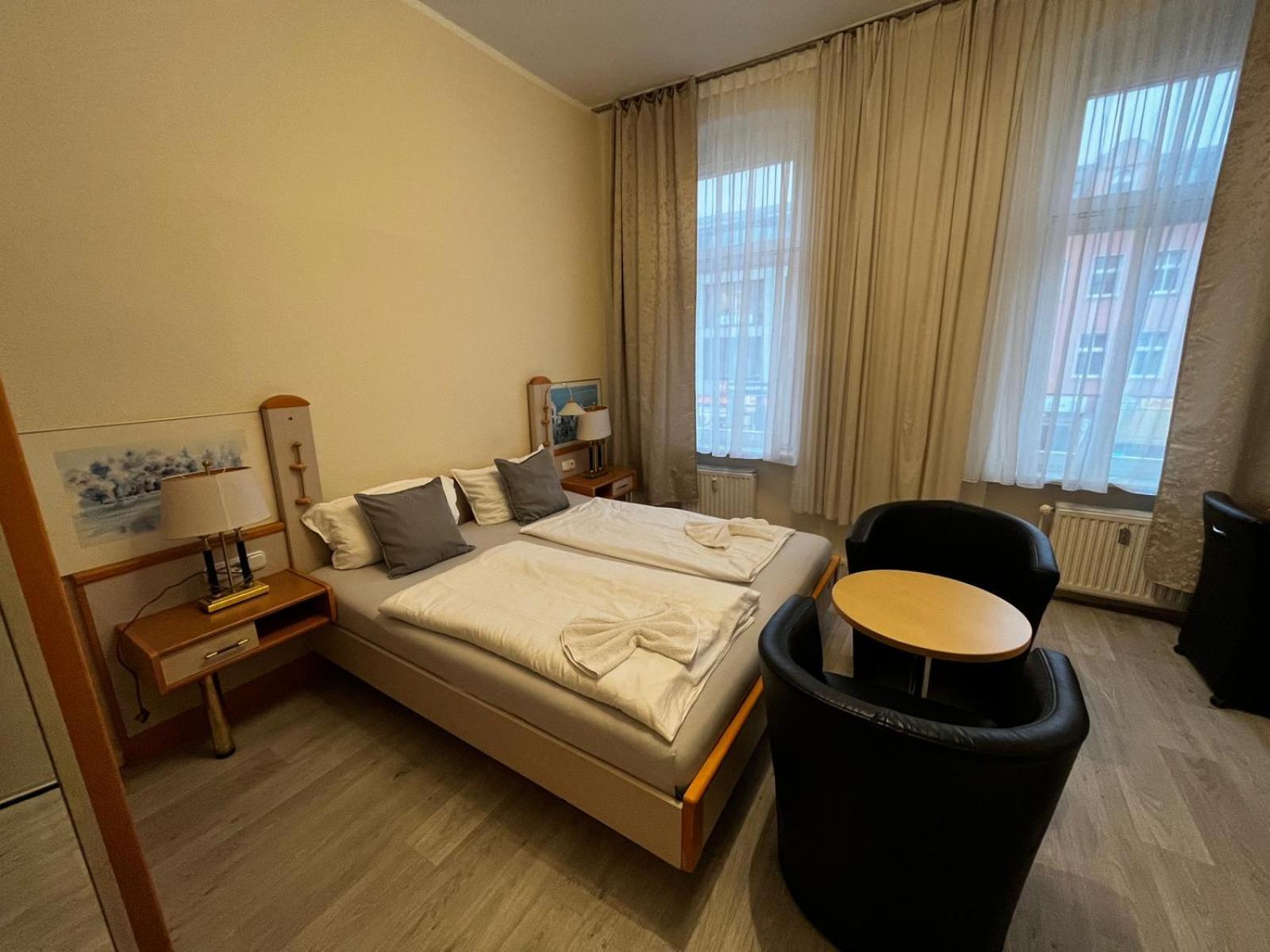 Triple Room with Shared Bathroom photo 1