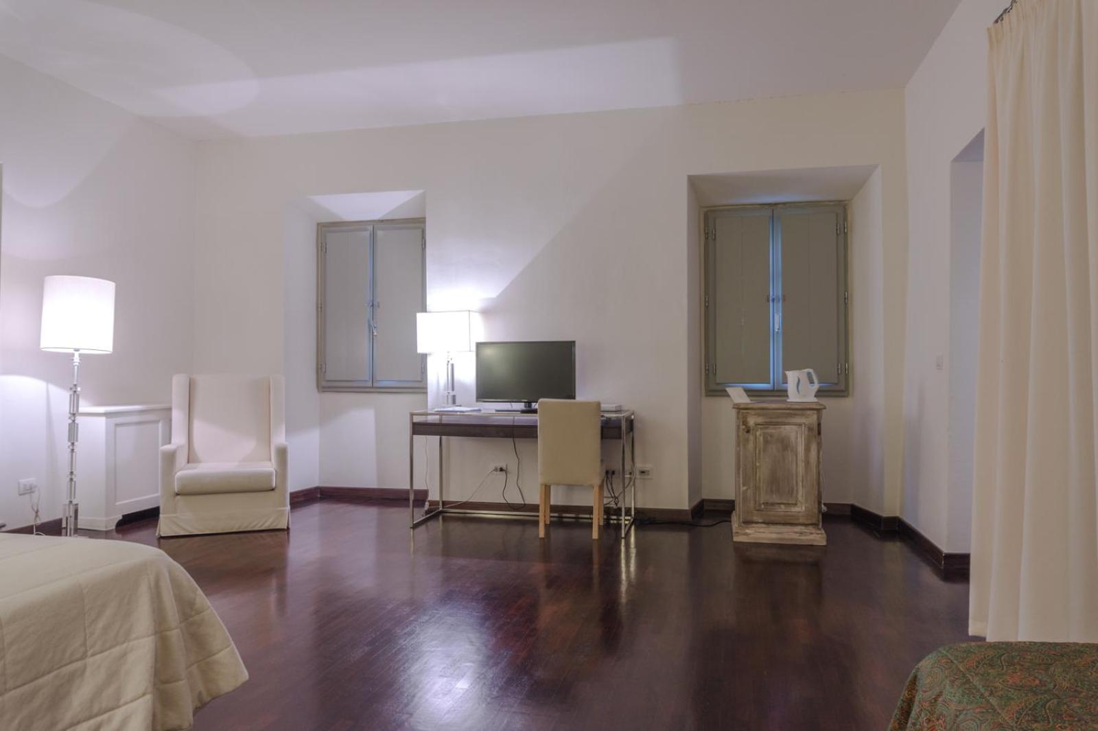 Classic Double Room - Photo 36