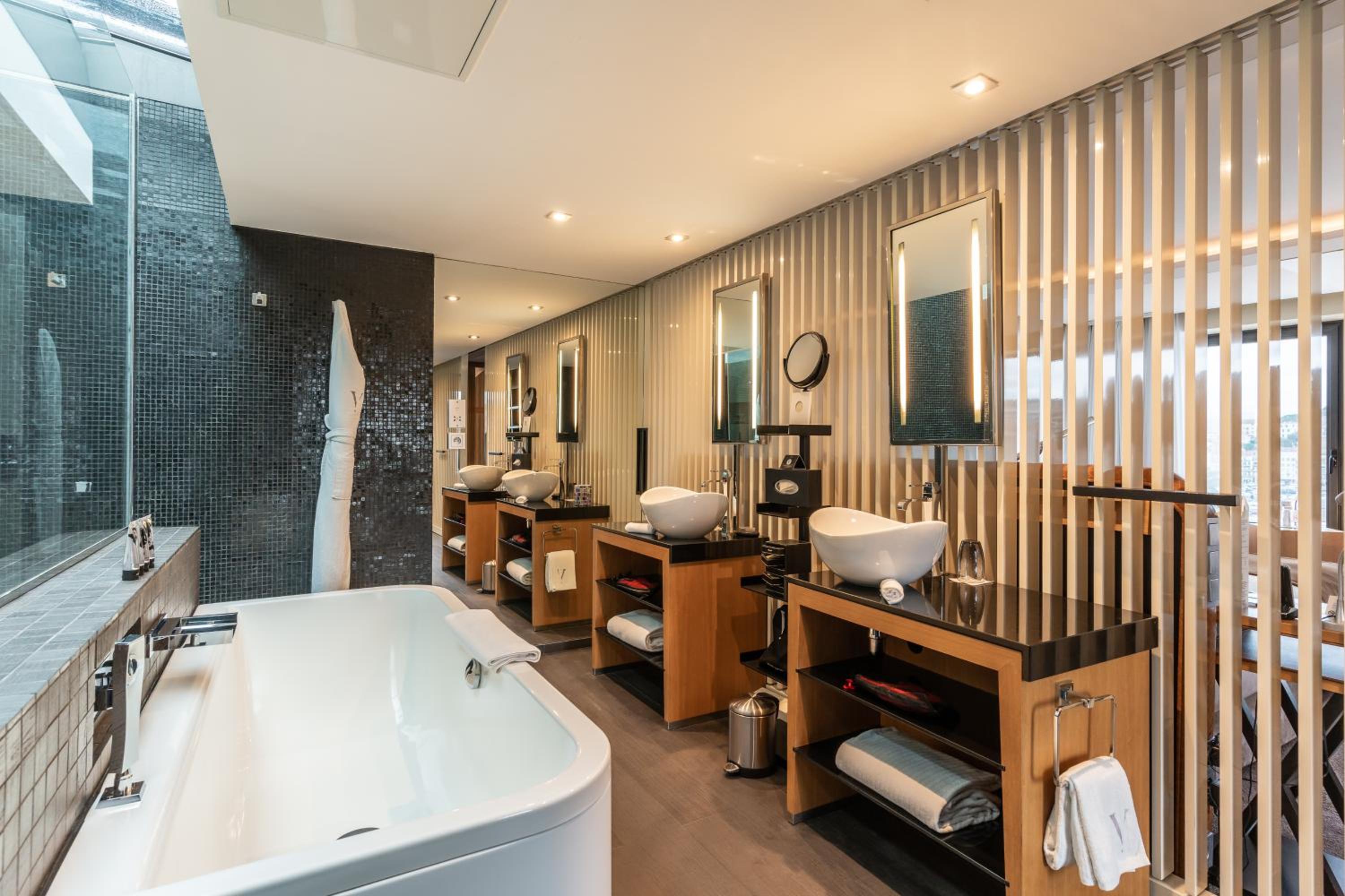 Panaromic Terrace Suite - Photo 5