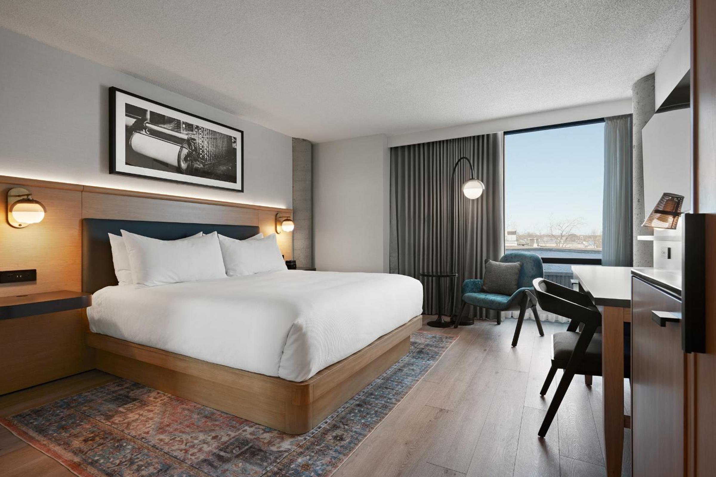 Standard King Room photo 1
