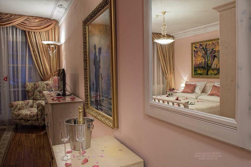 Standard Double Room - Photo 9