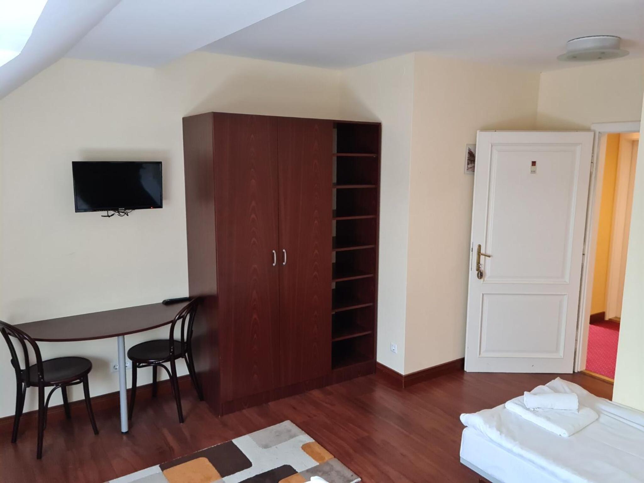 Standard Double or Twin Room - Photo 1
