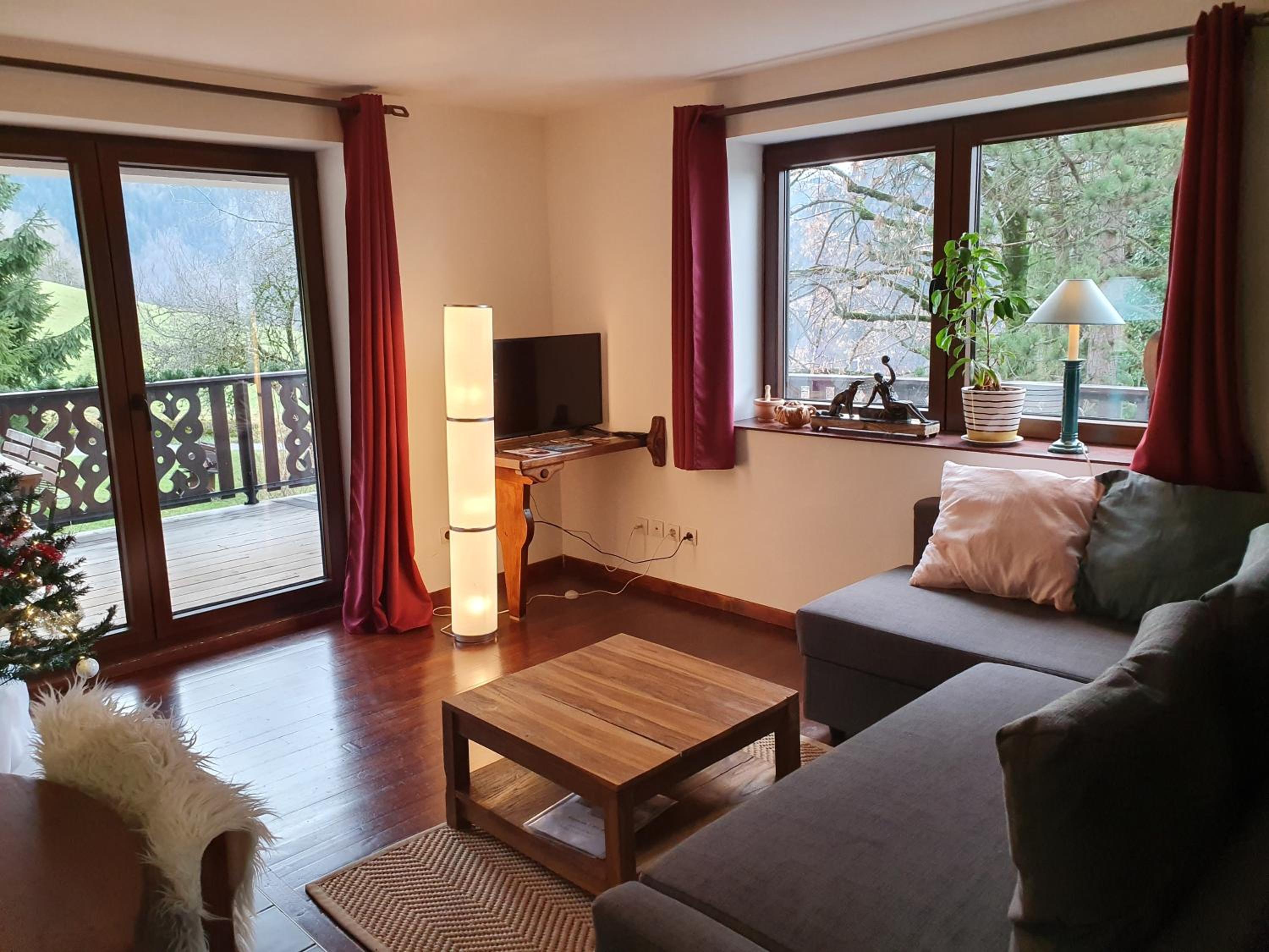 One-Bedroom Apartment photo 1