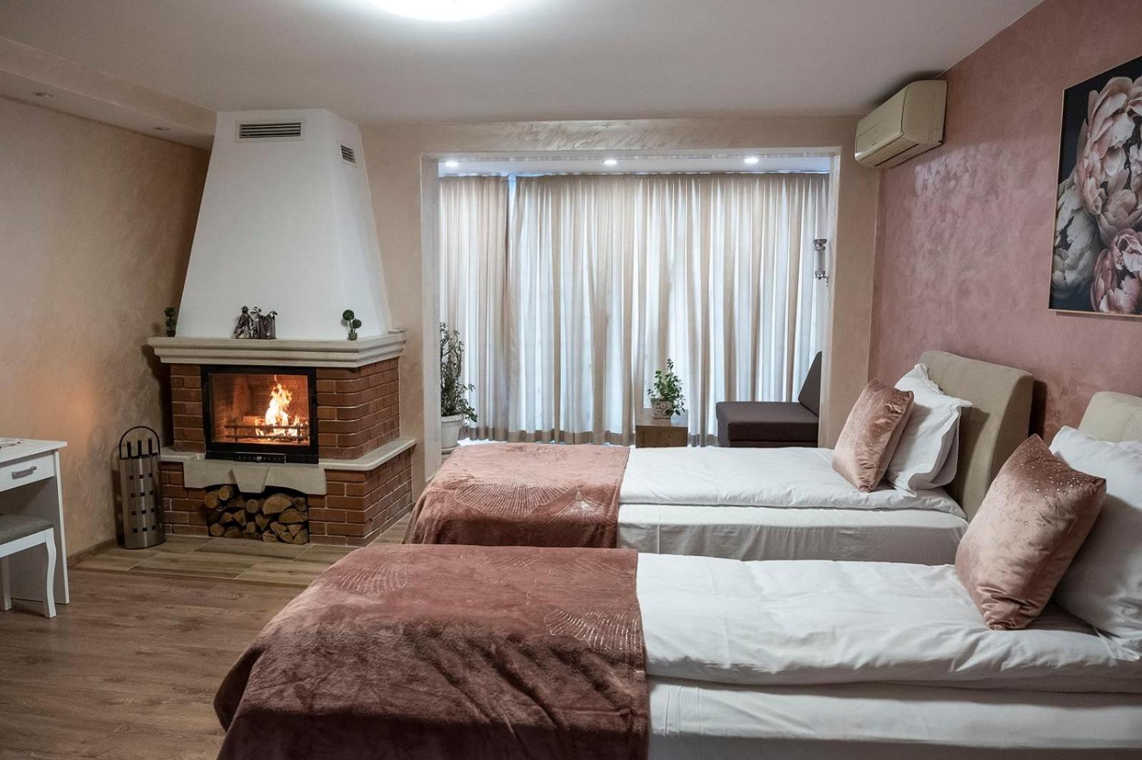 Family Room with Terrace photo 2