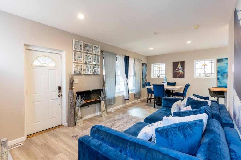 Three-Bedroom House photo 1