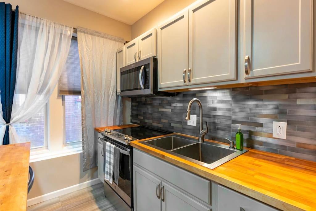 Three-Bedroom House photo 2