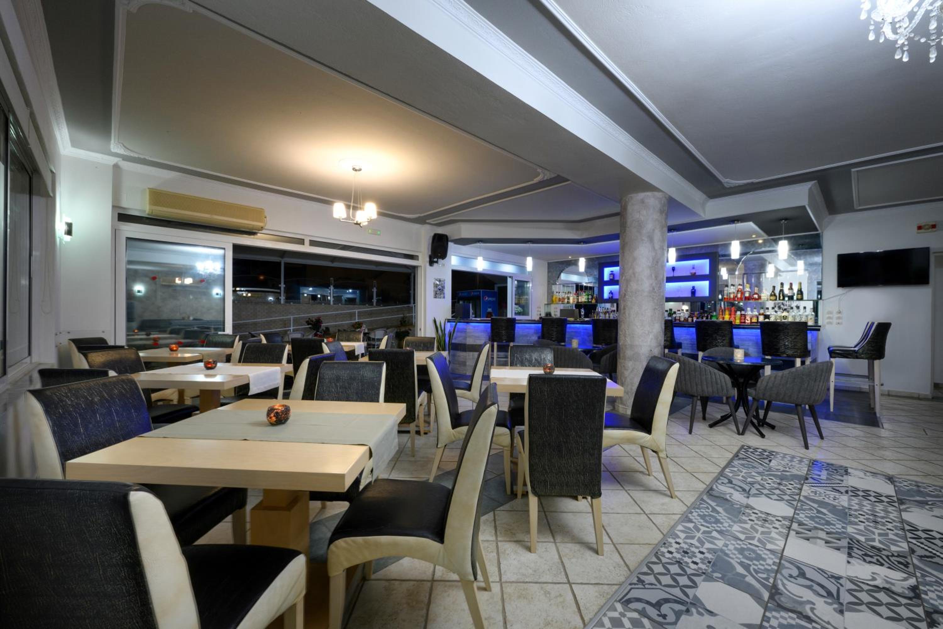 Triple Room with Terrace photo 3