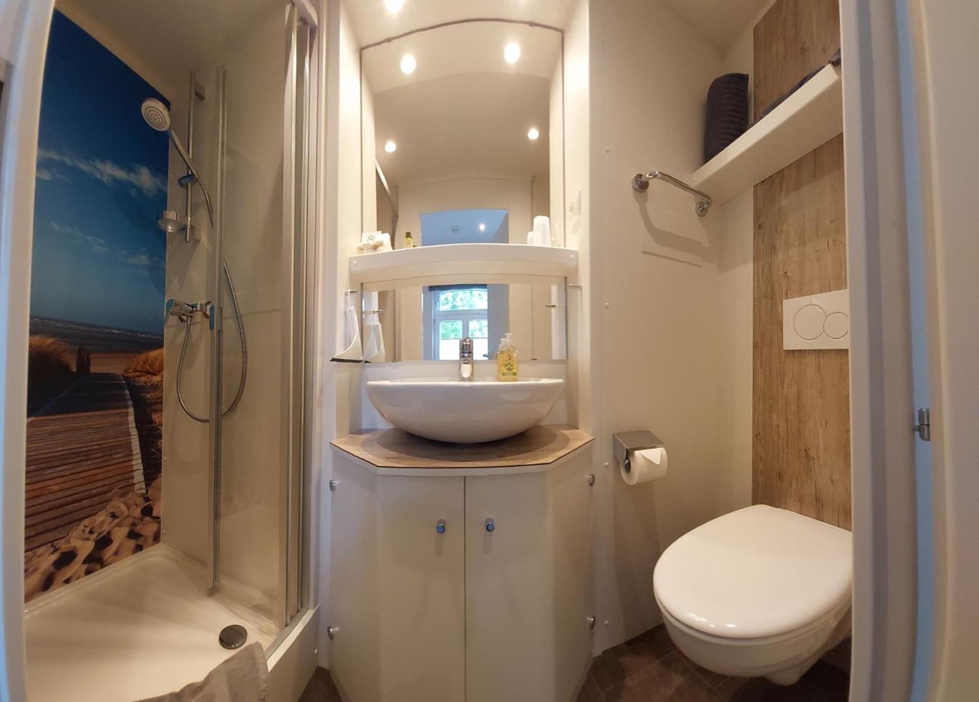 Double Room with Private Bathroom photo 2