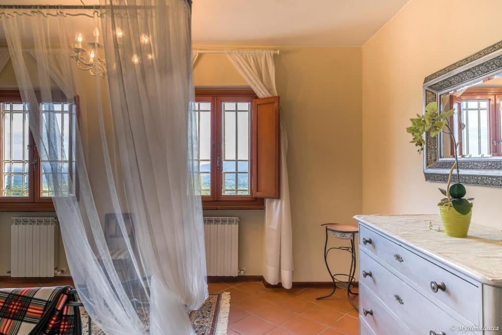 Four-Bedroom House photo 3