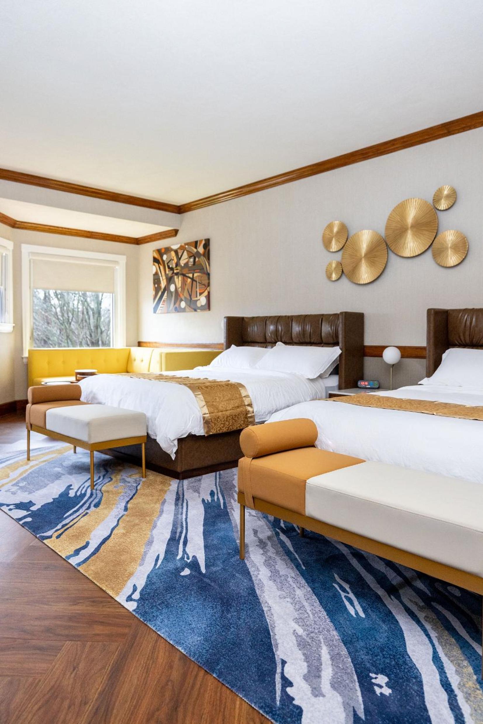 Deluxe Queen Room with Two Queen Beds