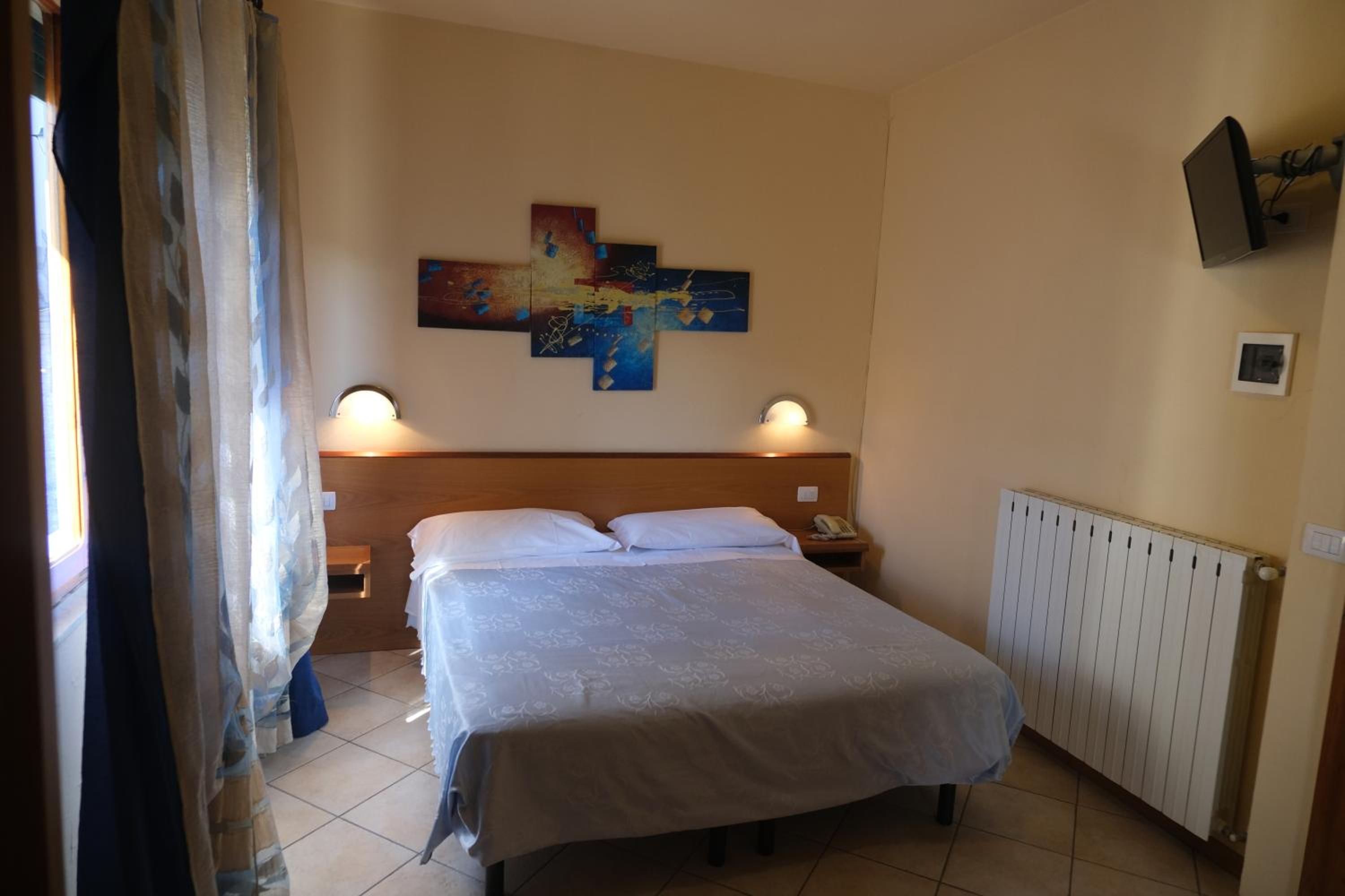 Classic Double or Twin Room photo 1