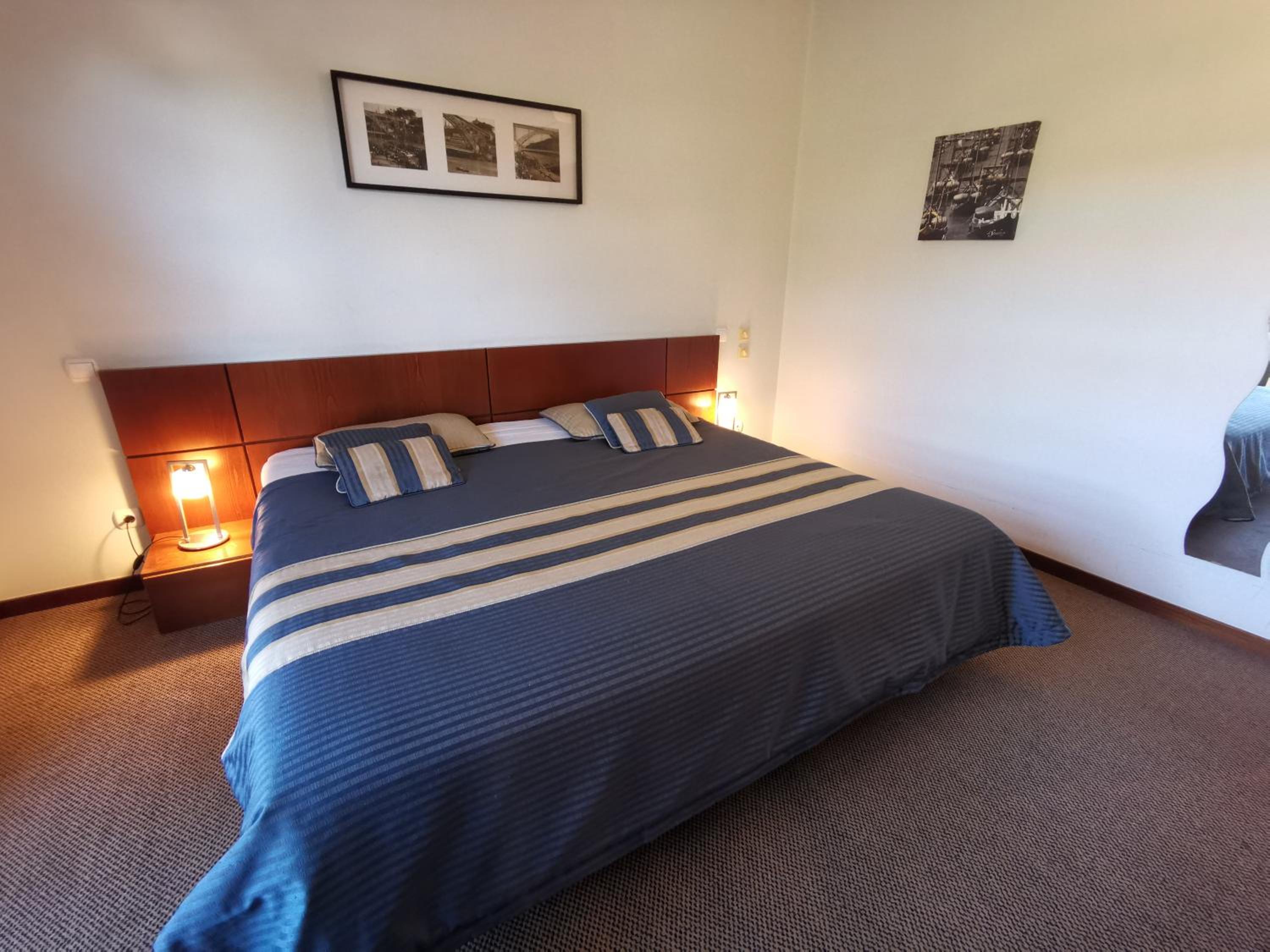 Double Room - Photo 8
