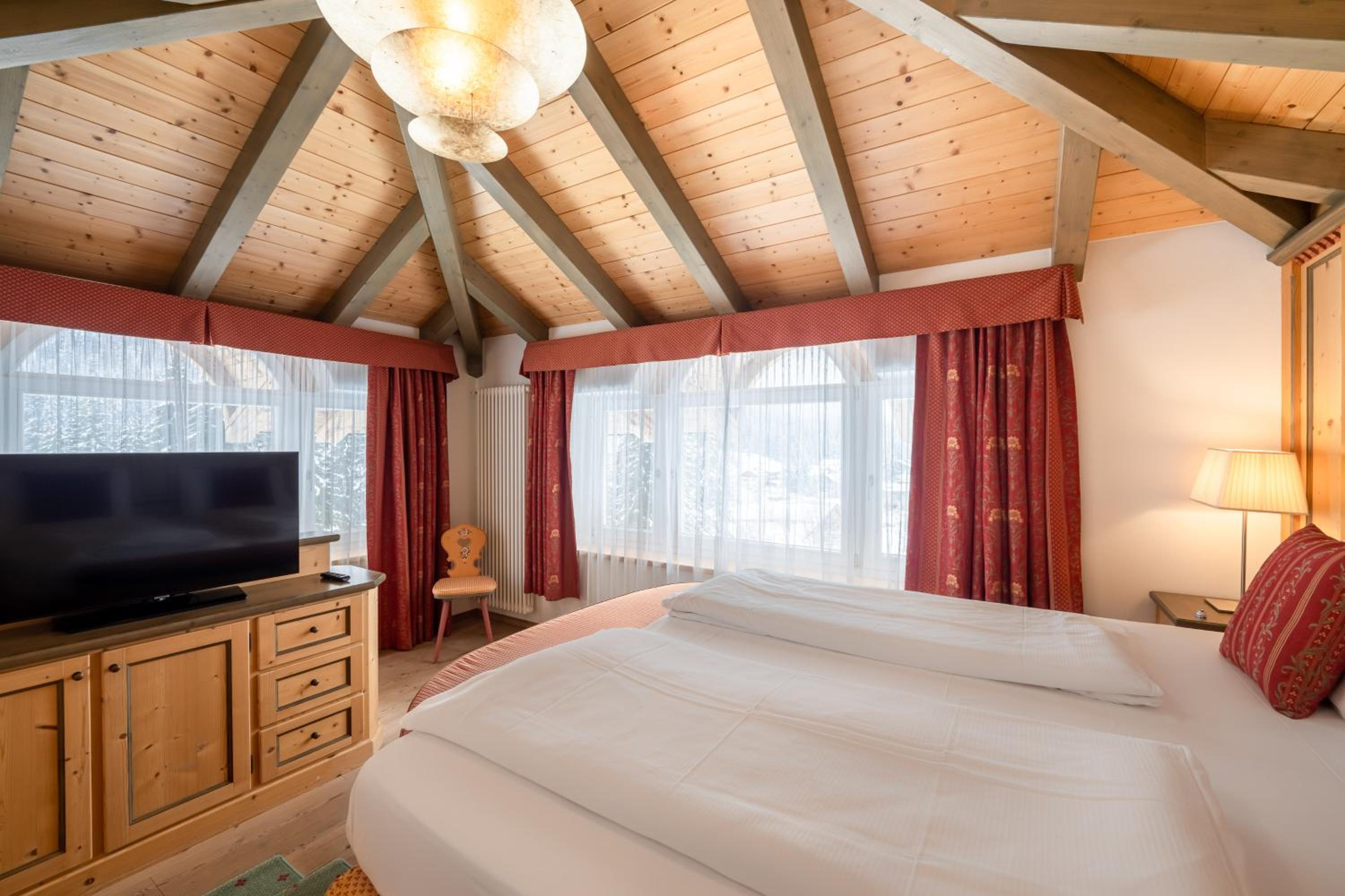 Superior Suite - Photo 6