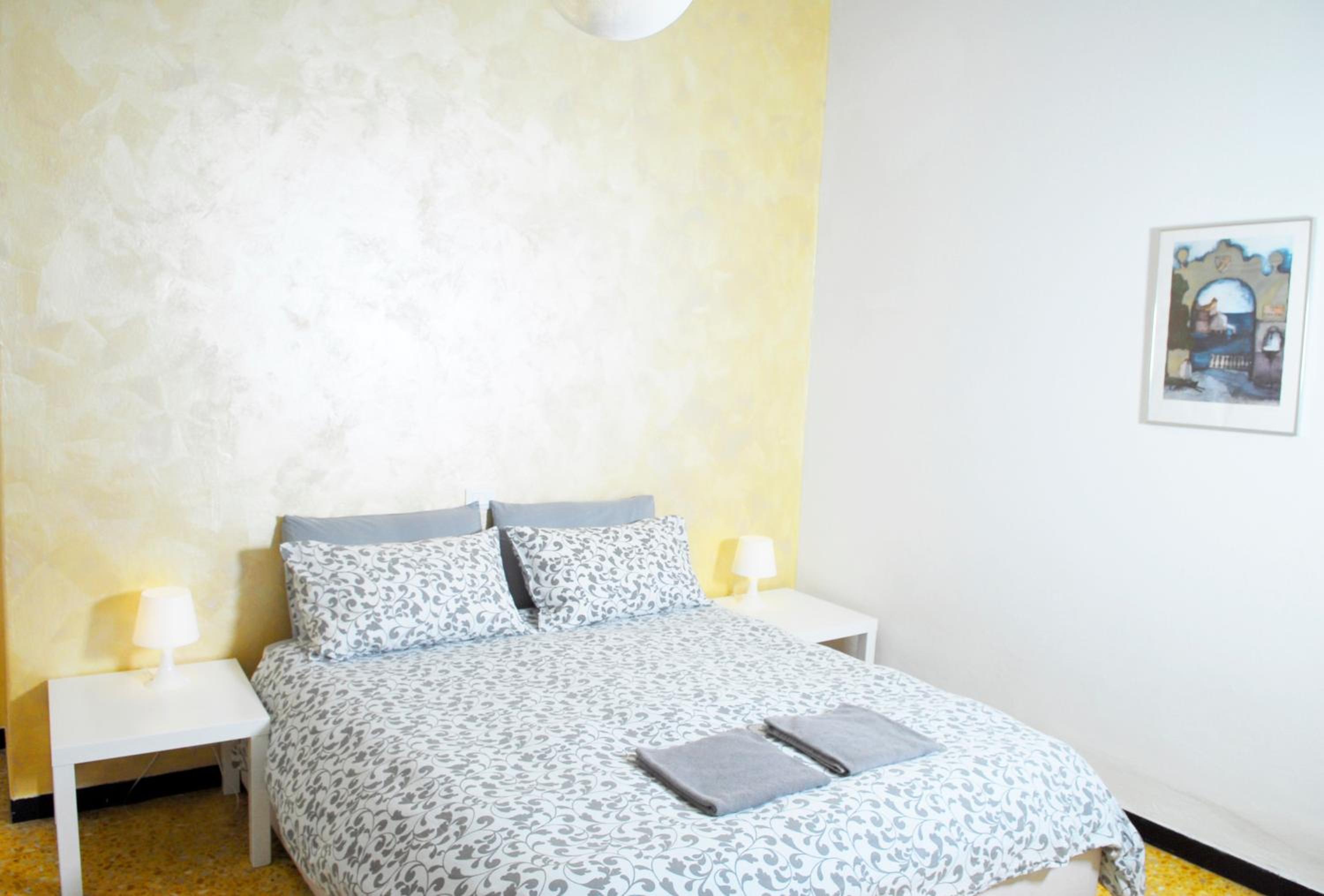 Double or Twin Room with Shared Bathroom photo 1