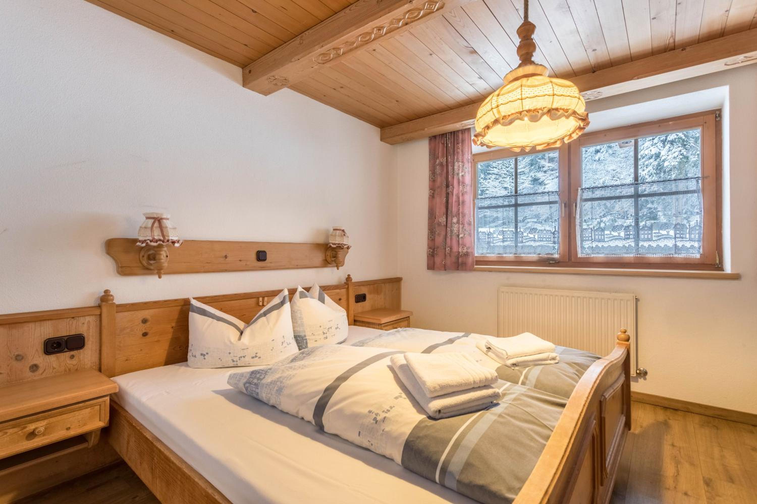 Two-Bedroom Deluxe Apartment with Garden View photo 1