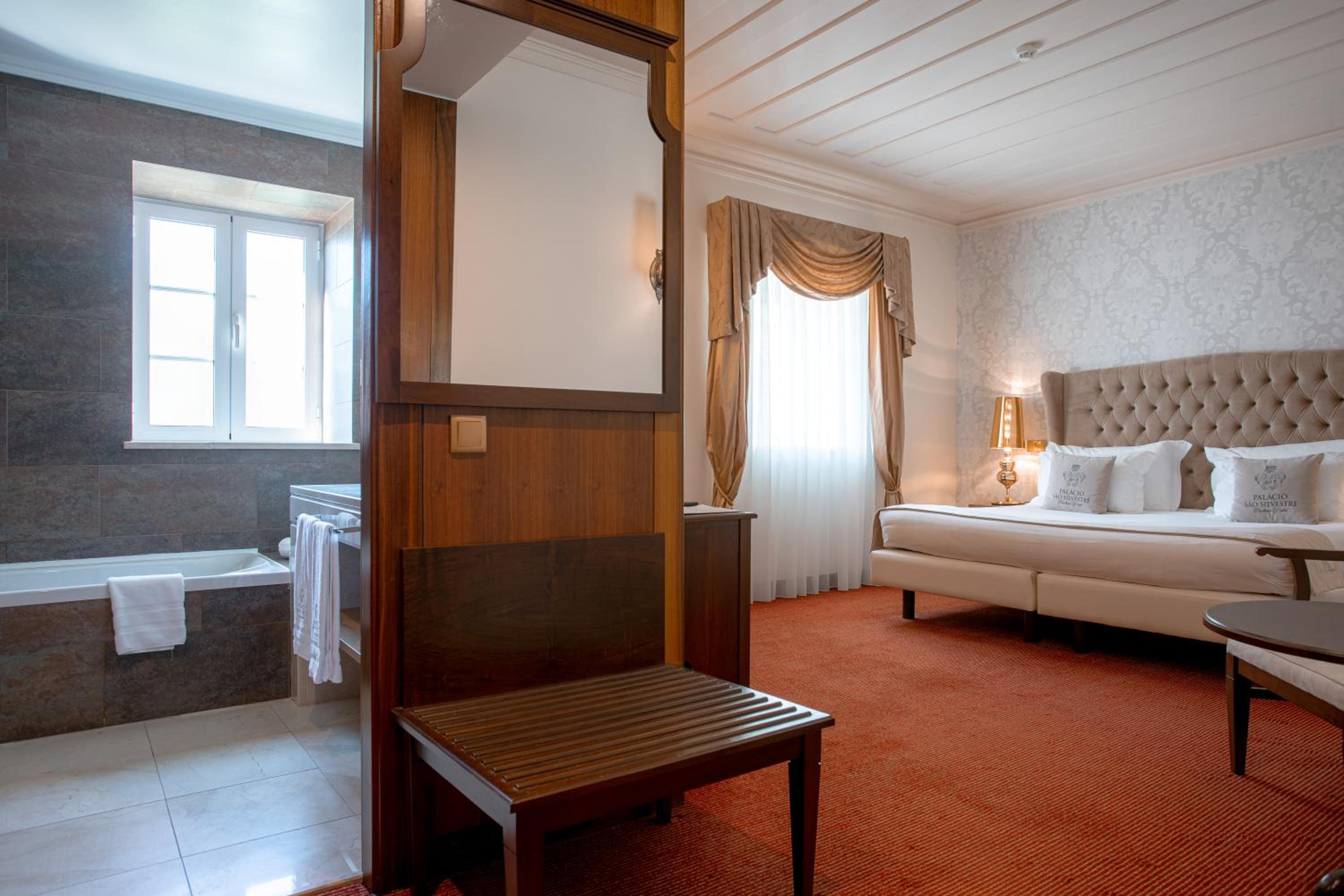 Noble Double Room - Photo 1
