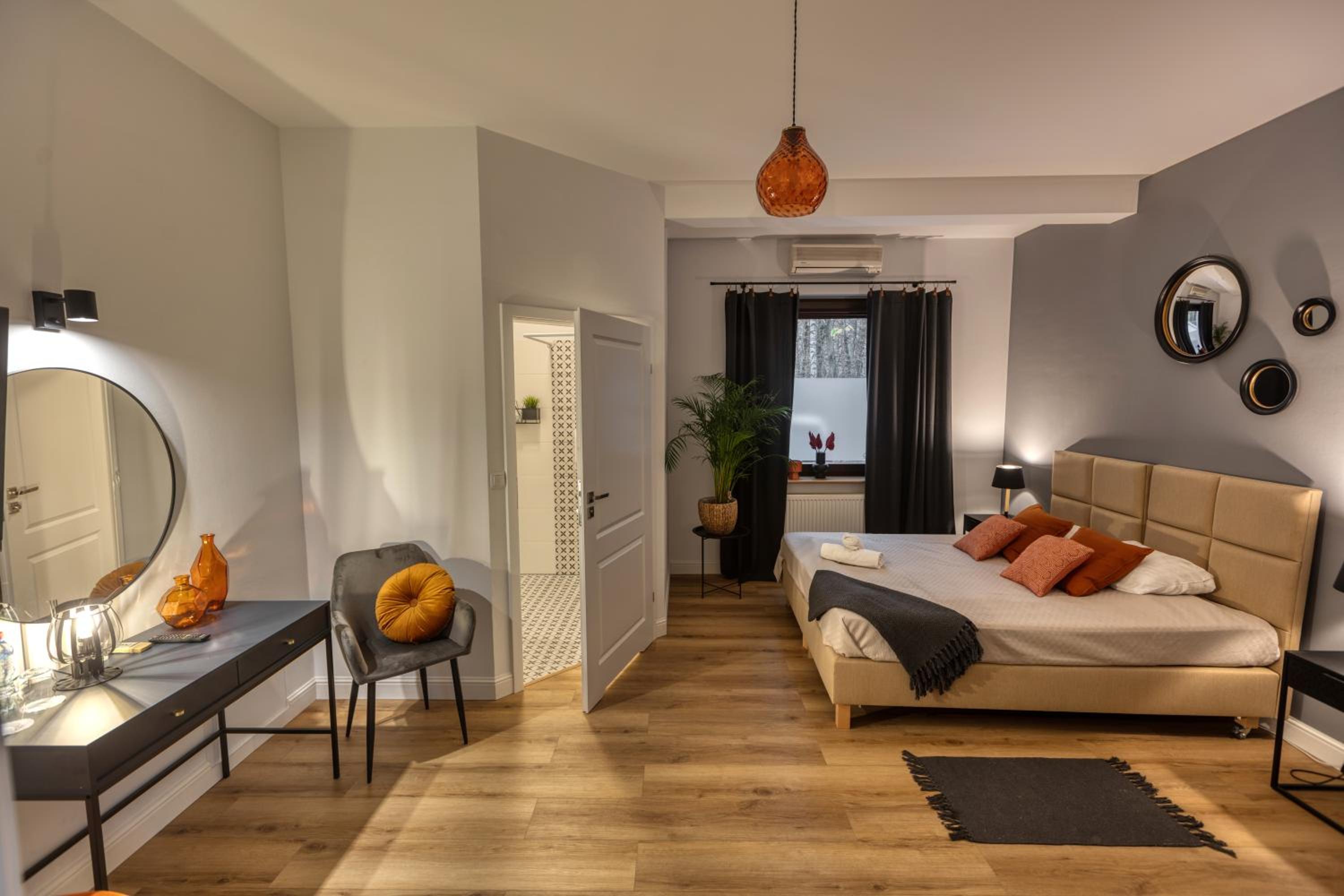 Large Double Room photo 1