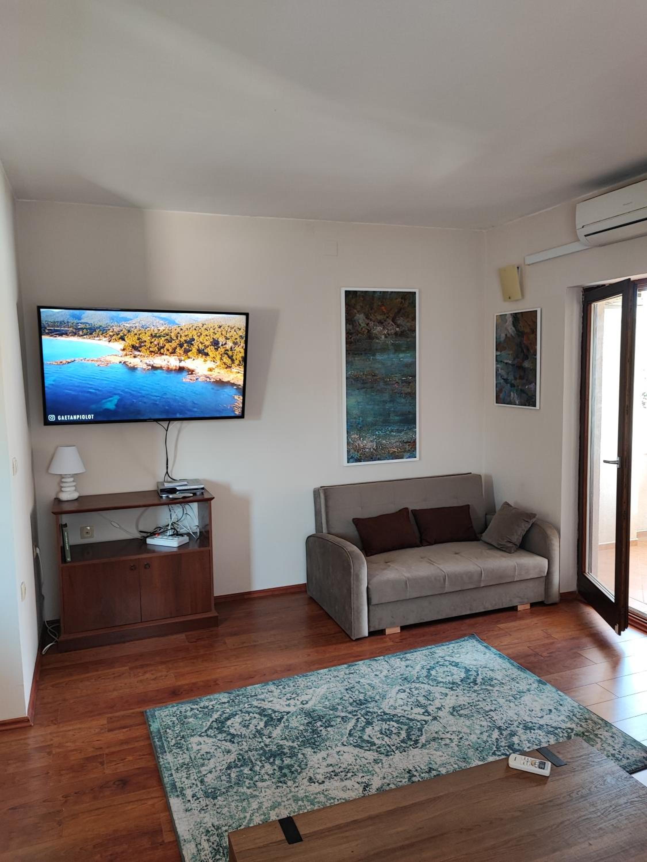 Apartment photo 3