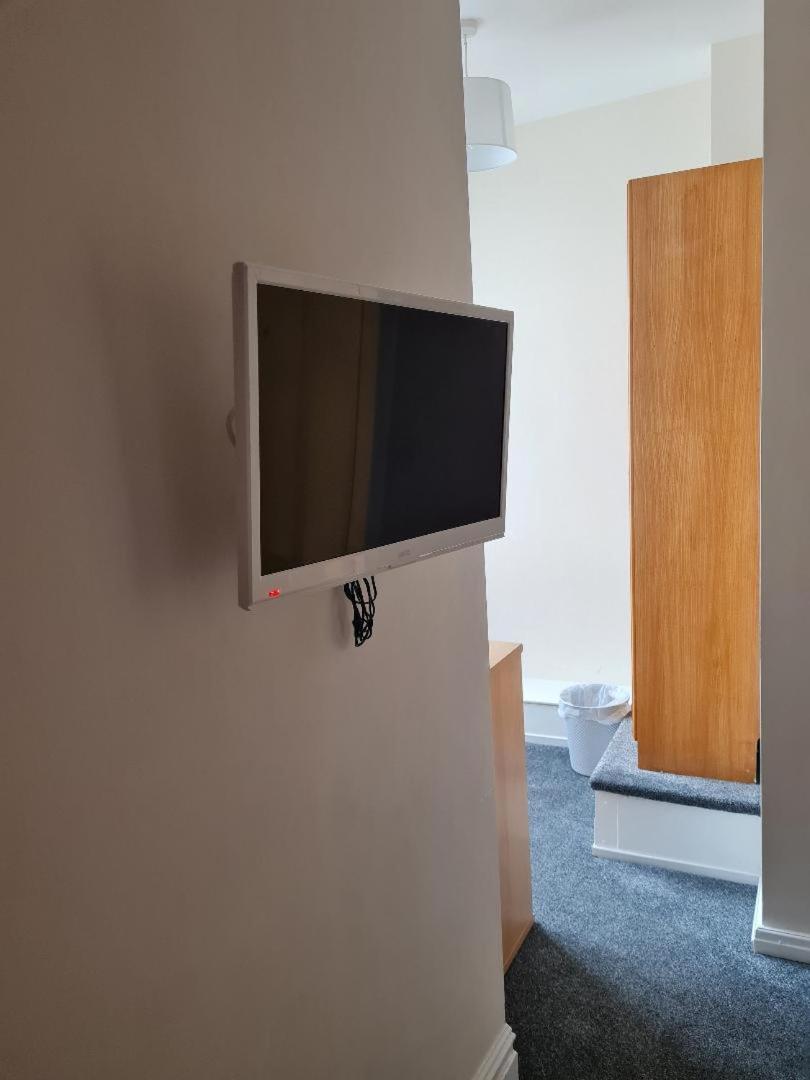 Double Room with Private Bathroom - Photo 3