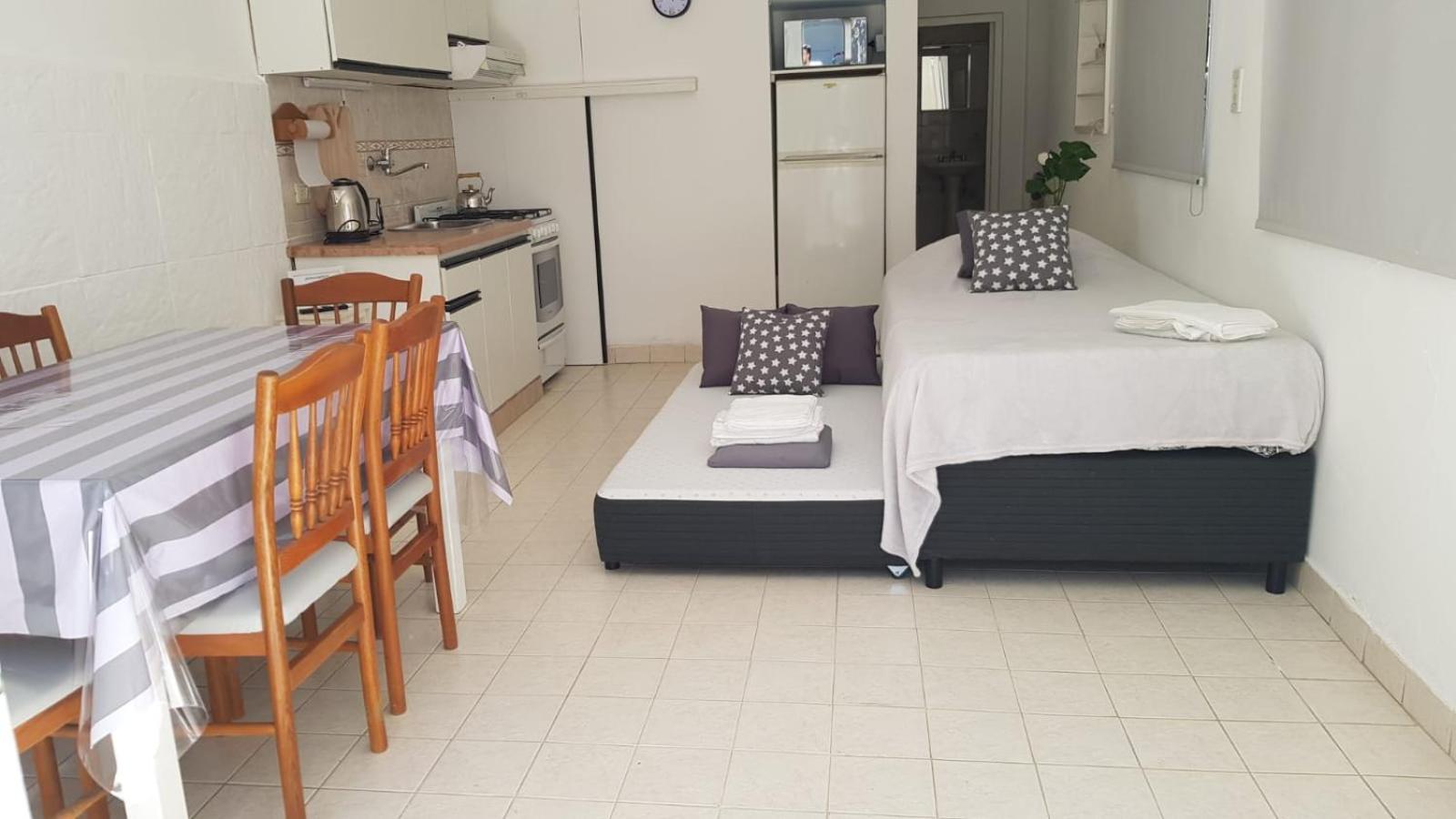 One-Bedroom Apartment photo 2