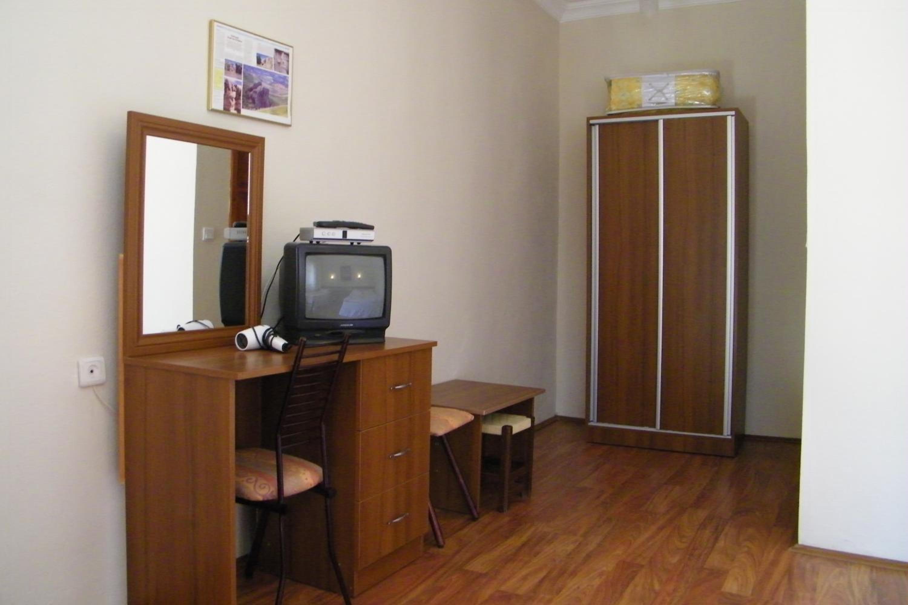 Standard Double or Twin Room photo 3