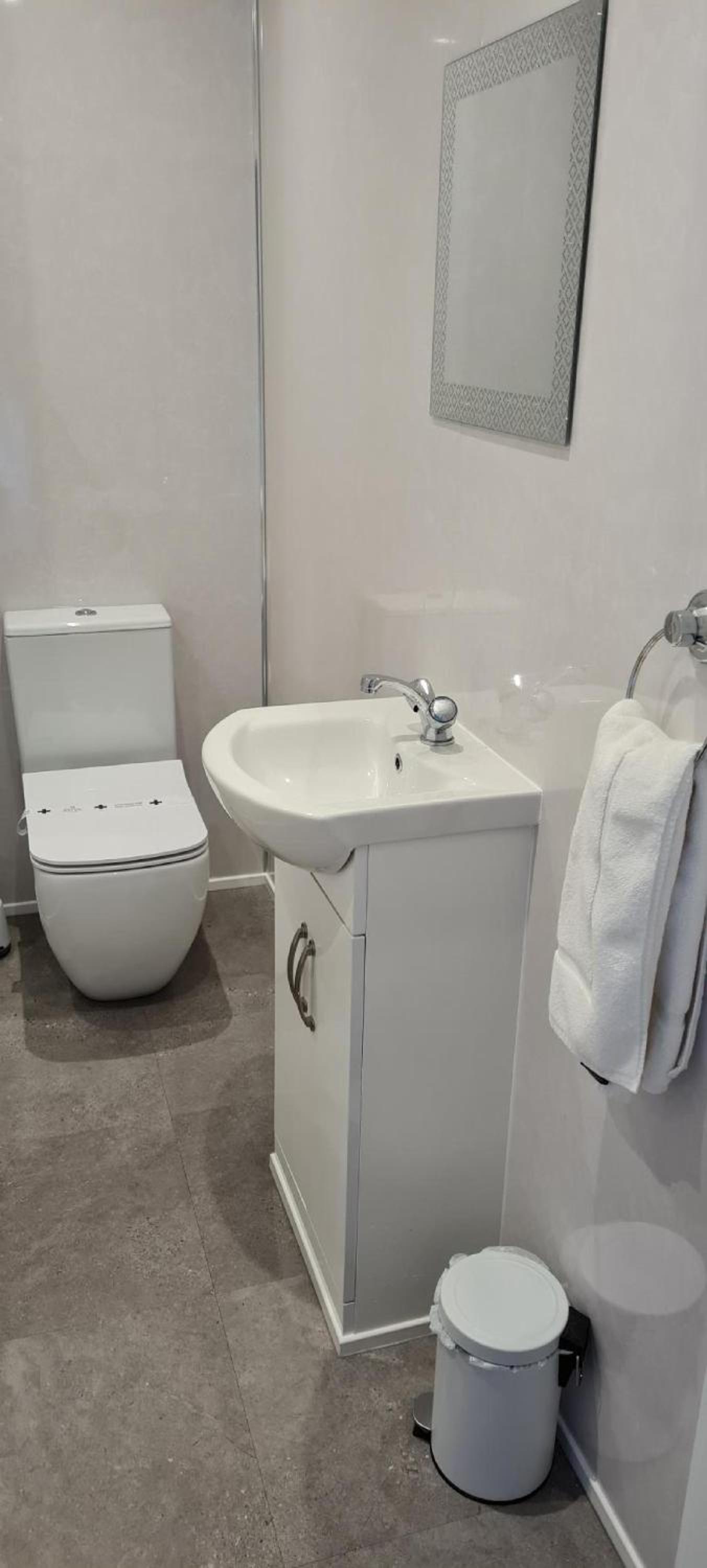 Family Room with Private Bathroom - Photo 4