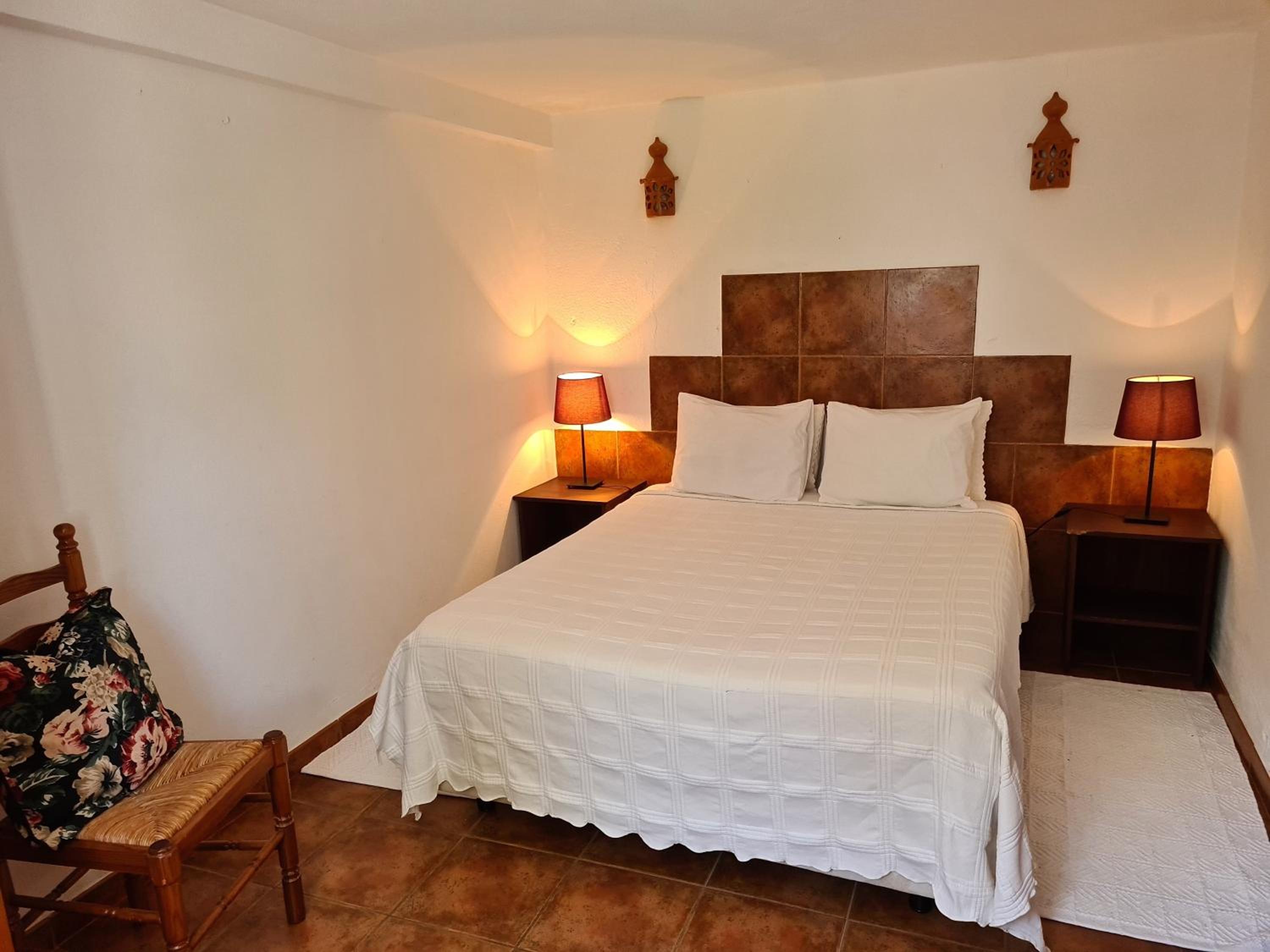 Two-Bedroom House - Photo 11