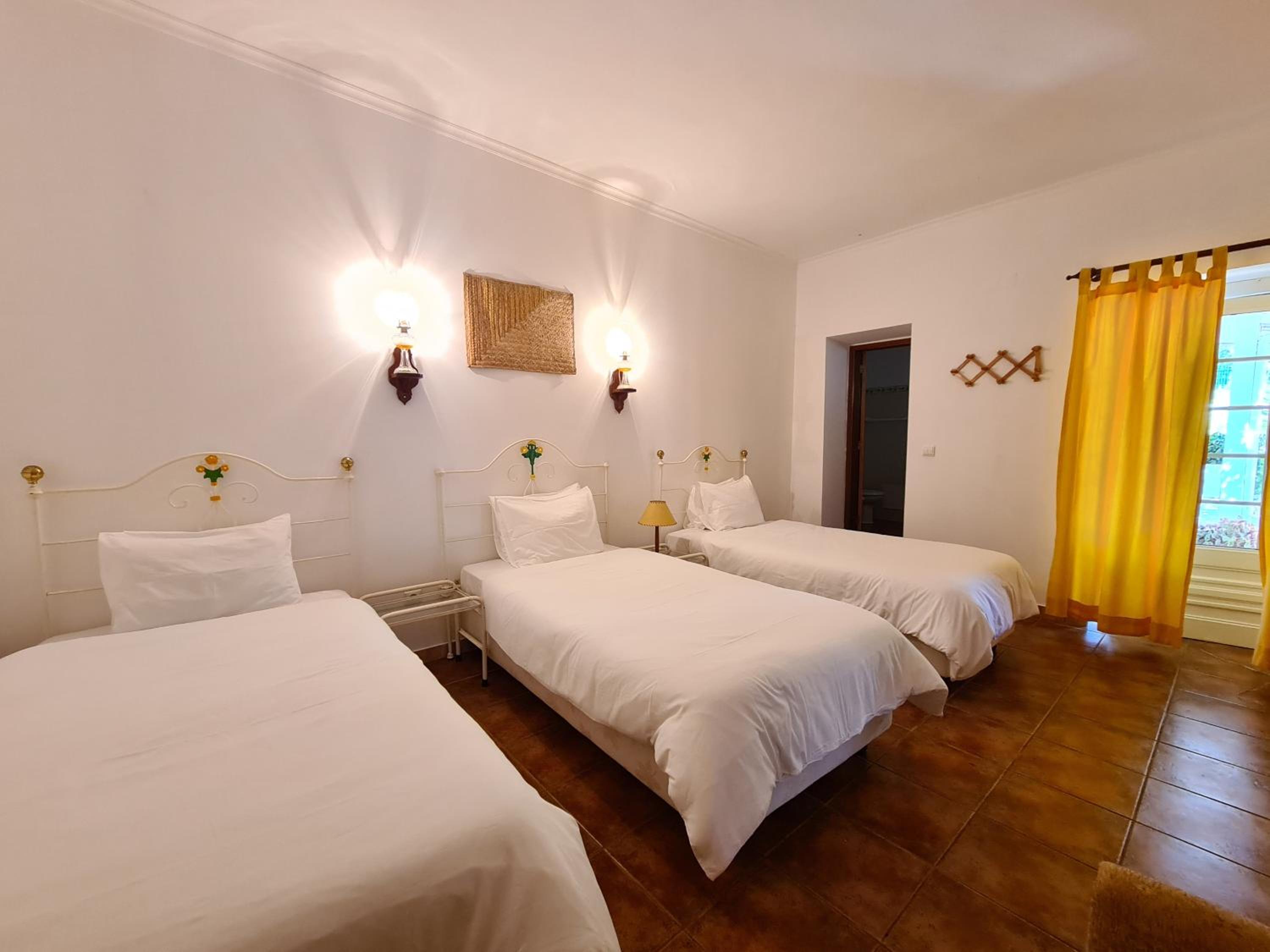 Two-Bedroom House - Photo 12