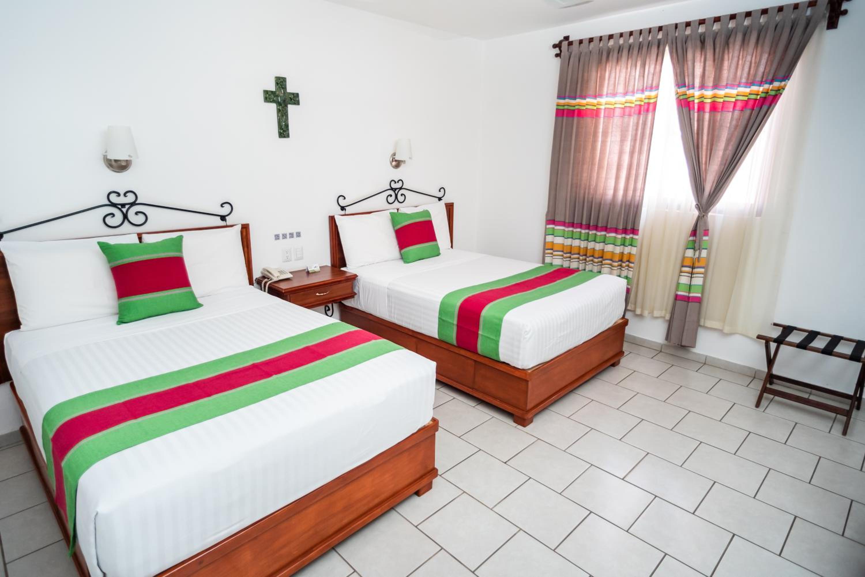 Double Room with Two Double Beds - Photo 4