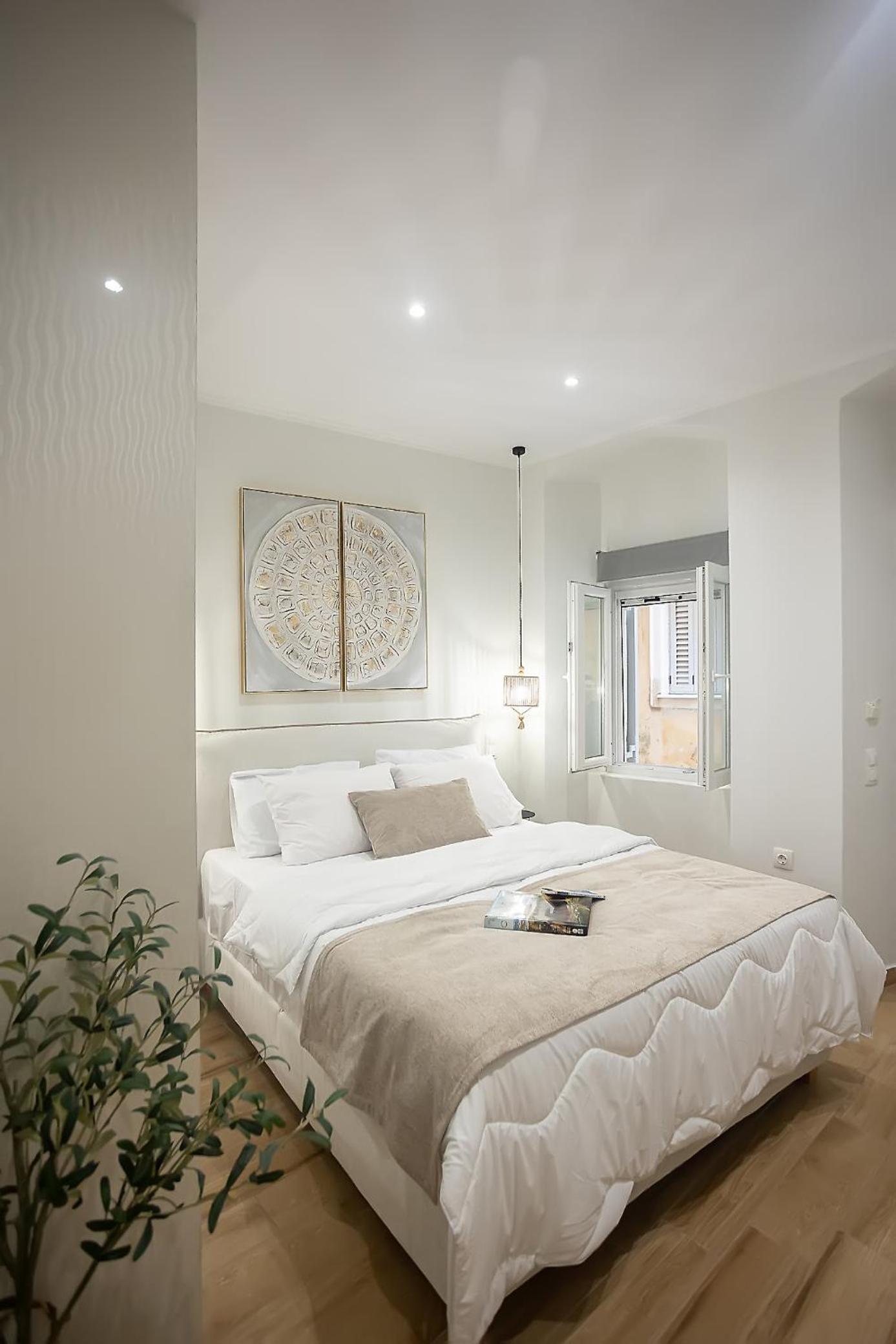 One-Bedroom Apartment photo 2