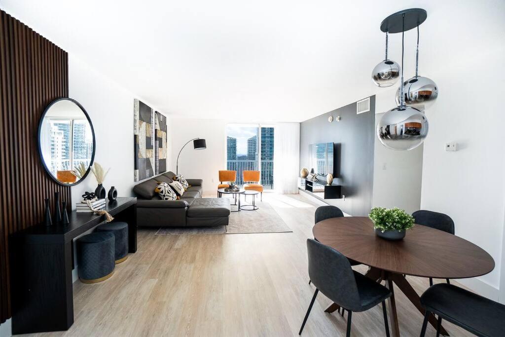 Three-Bedroom Apartment photo 1